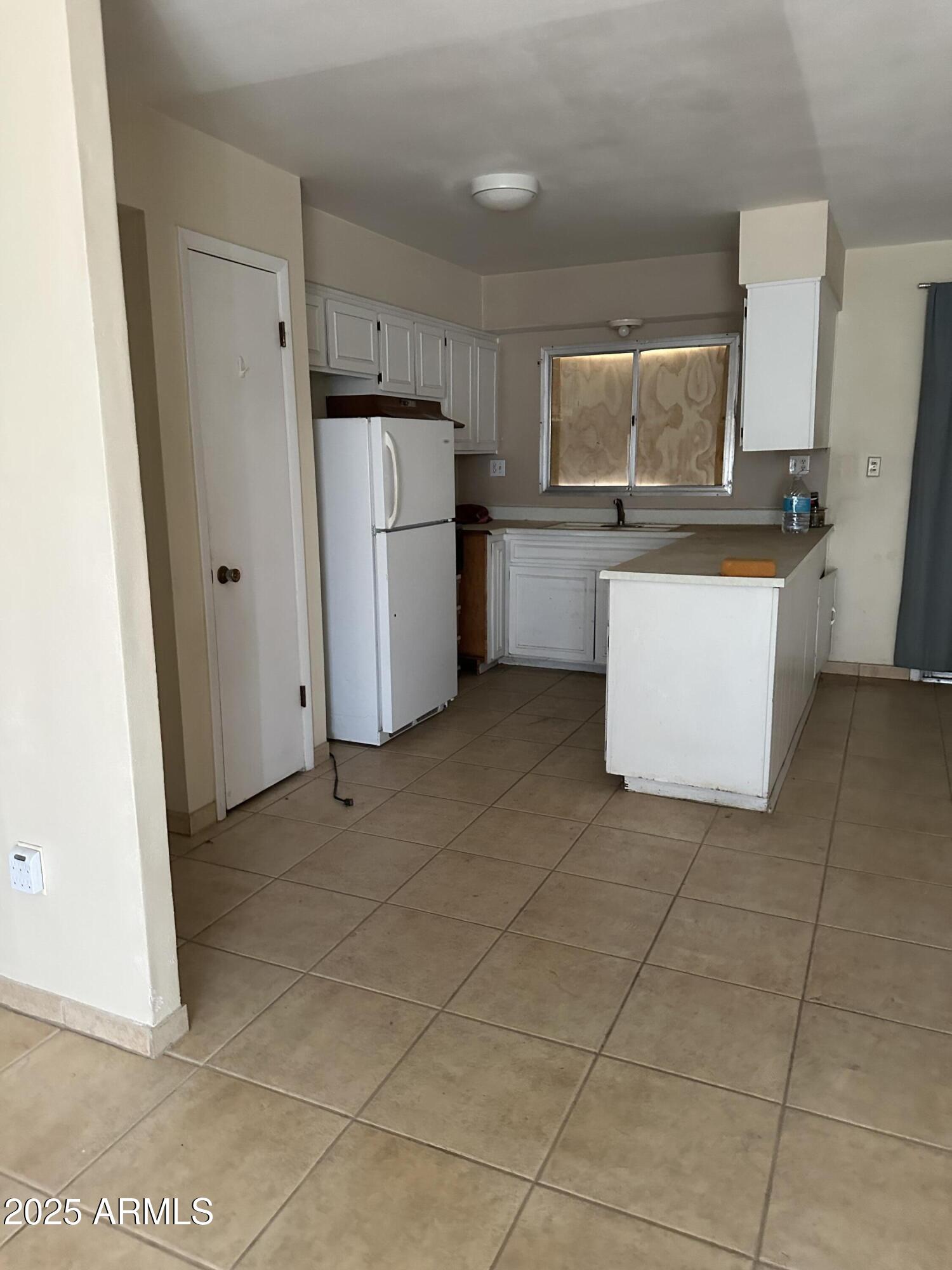 4216 W KALER Drive