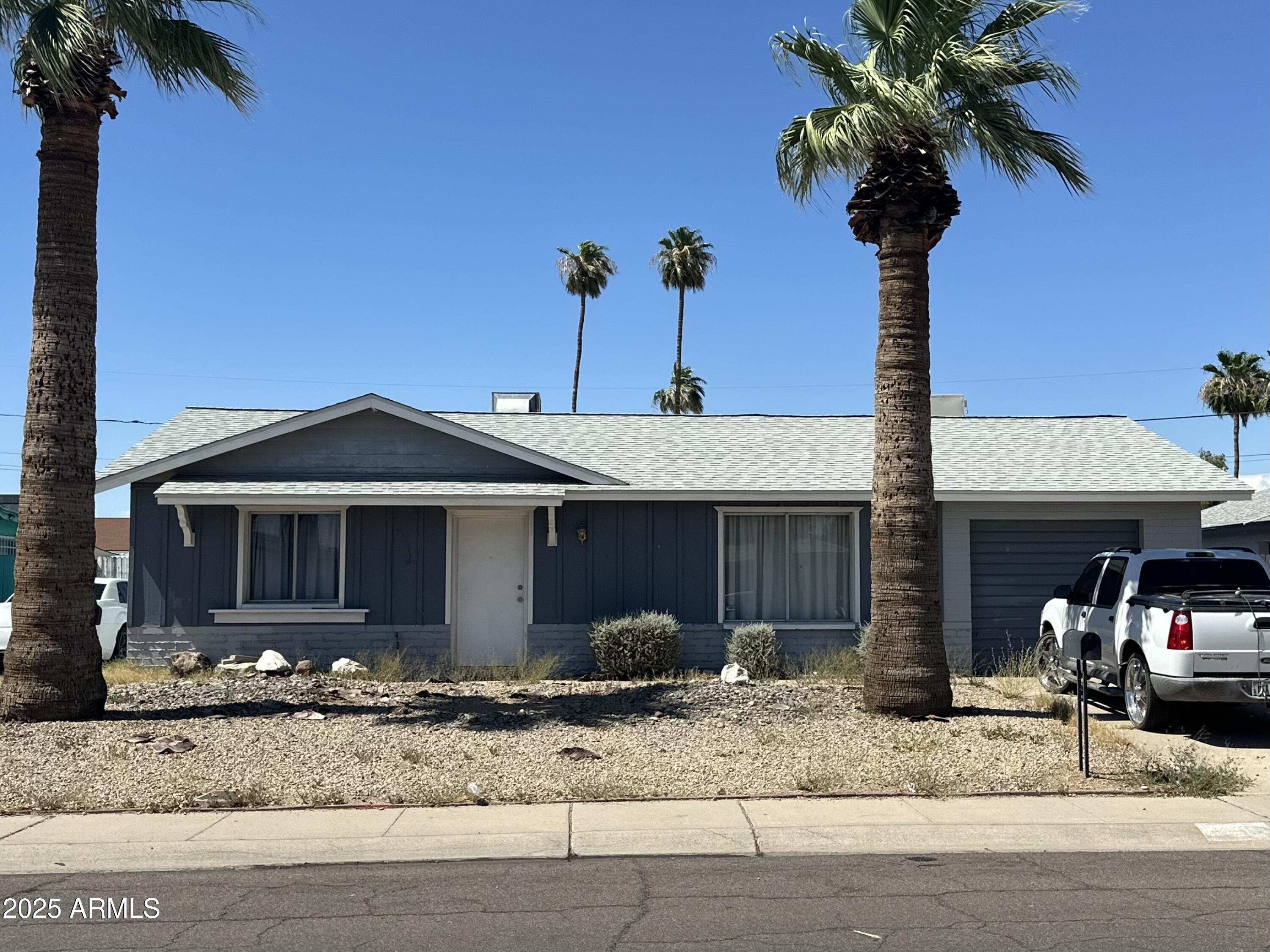 4216 W KALER Drive