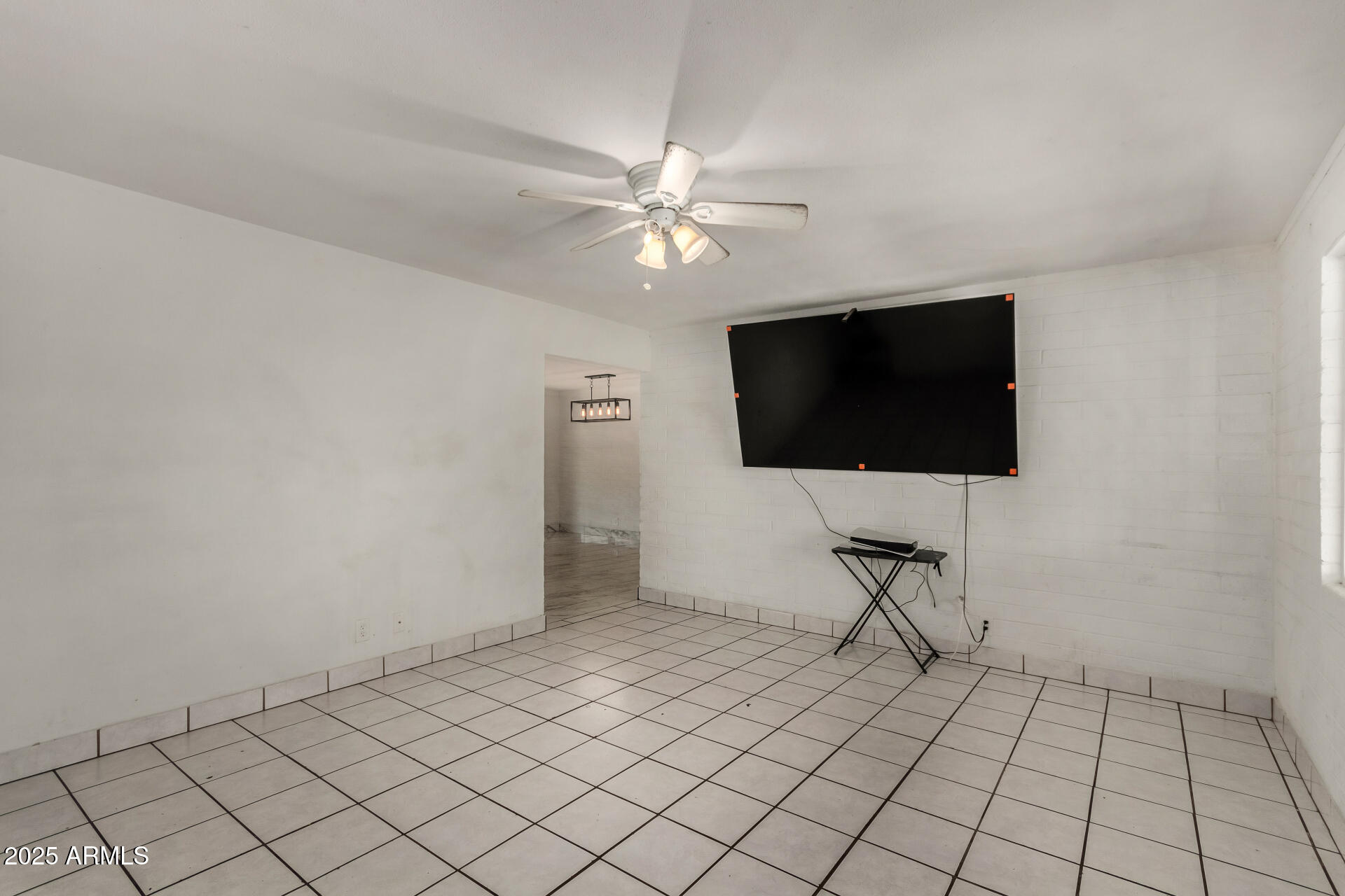 1735 W PUEBLO Avenue