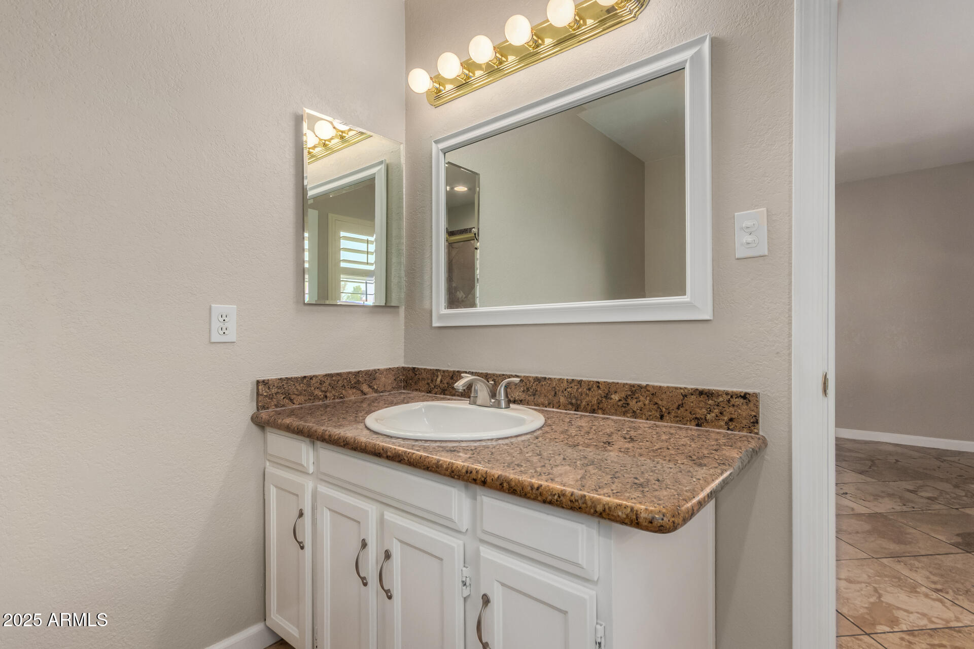 11825 S COCONINO Street