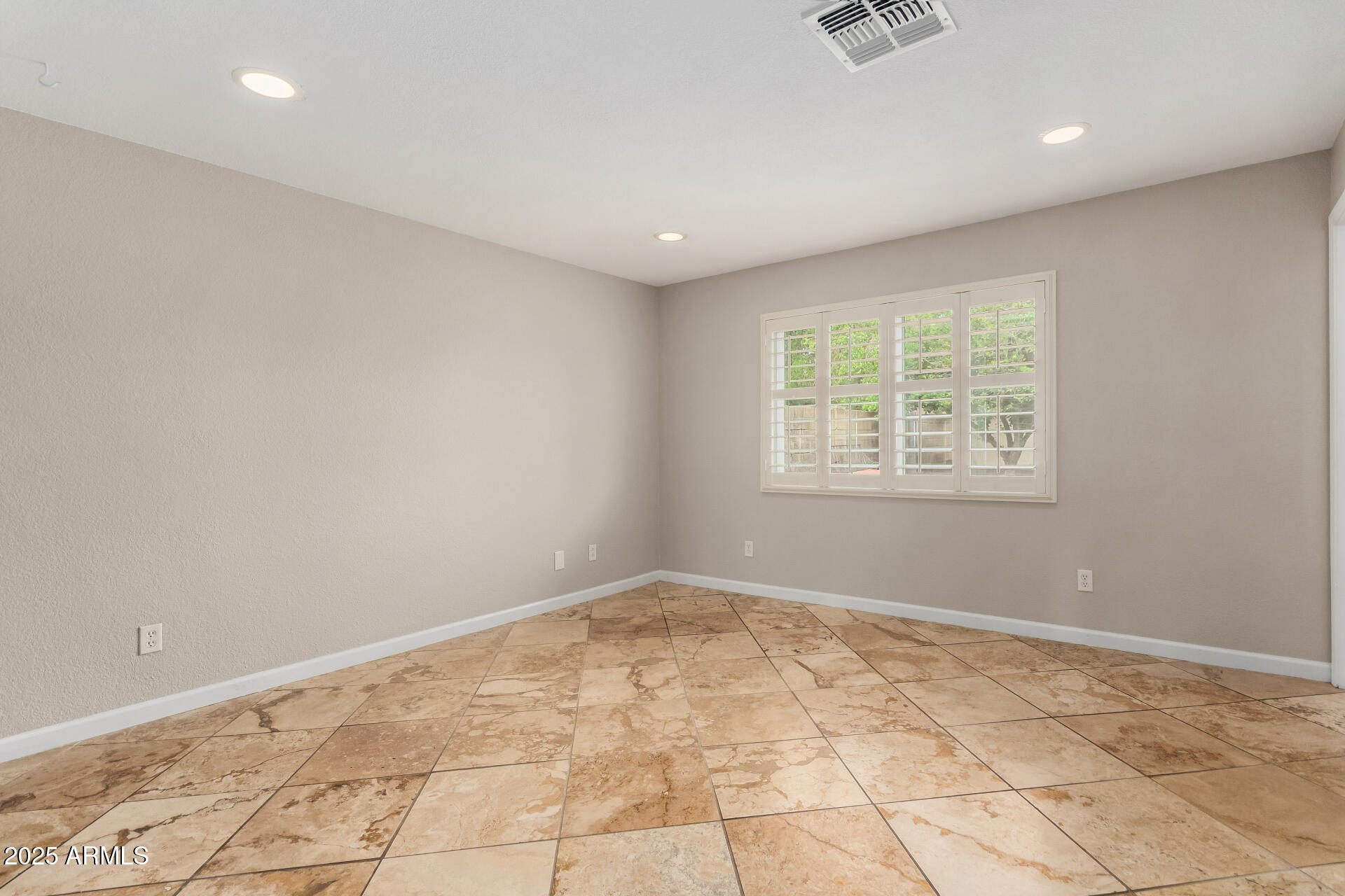 11825 S COCONINO Street