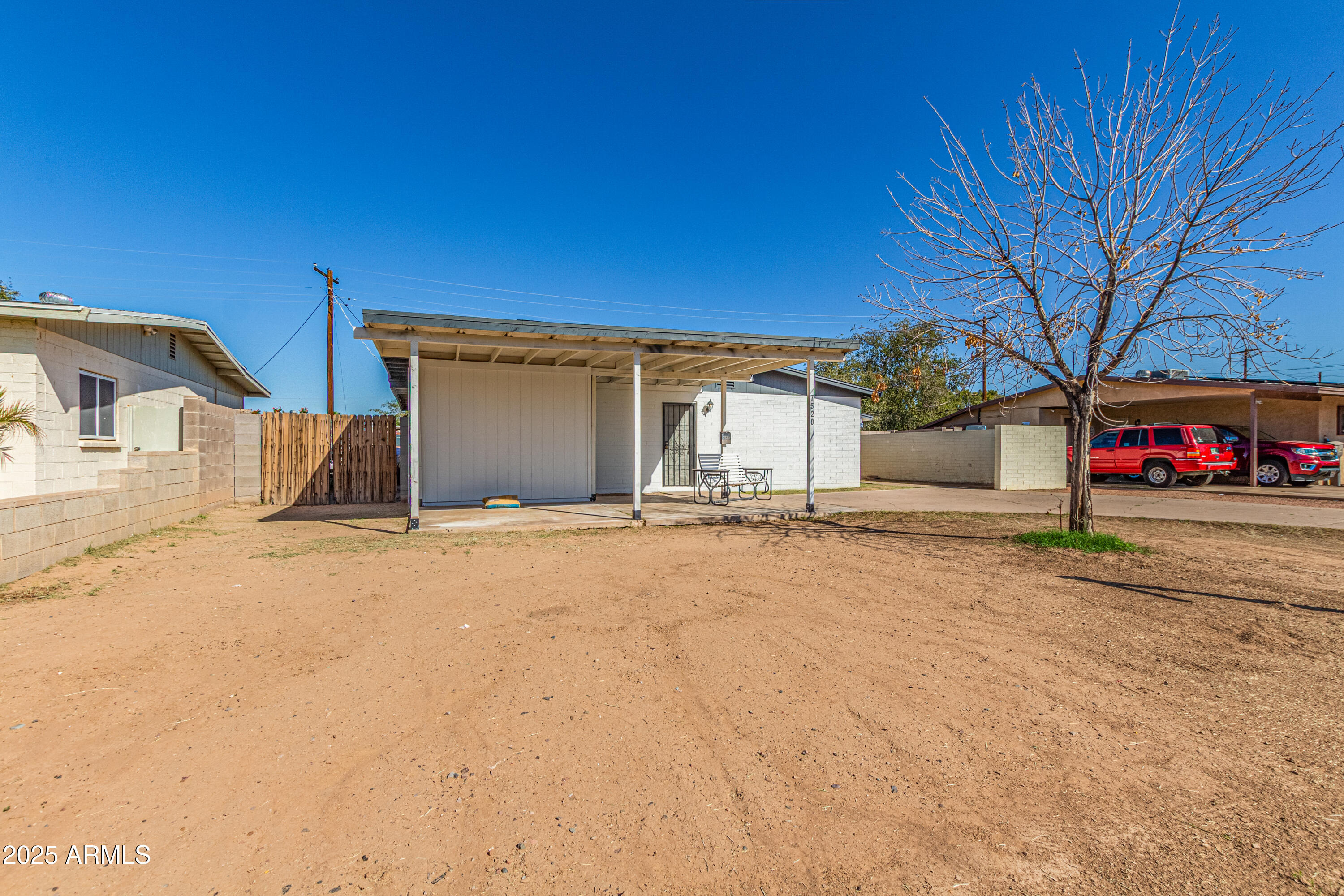 7520 W CRITTENDEN Lane