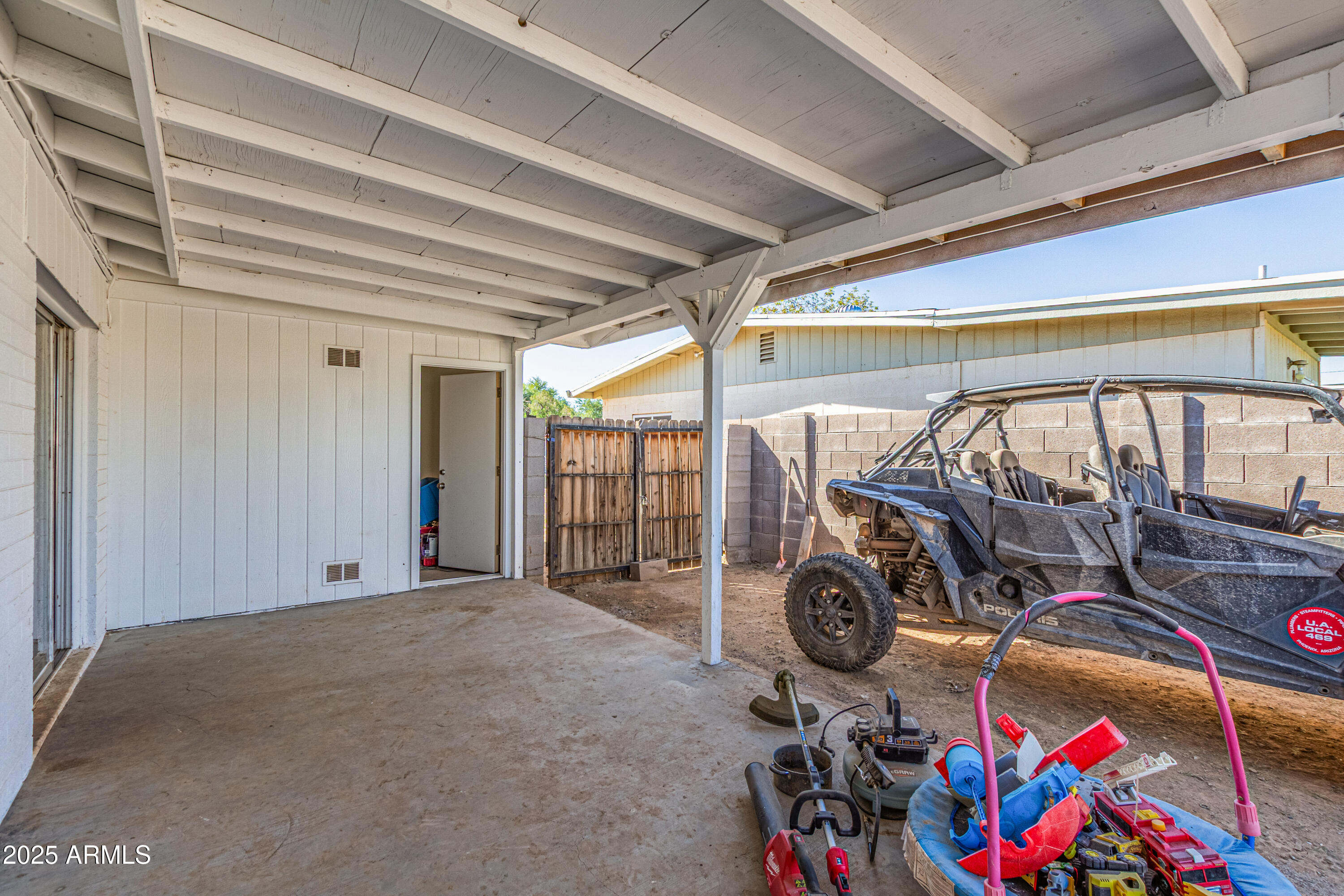 7520 W CRITTENDEN Lane