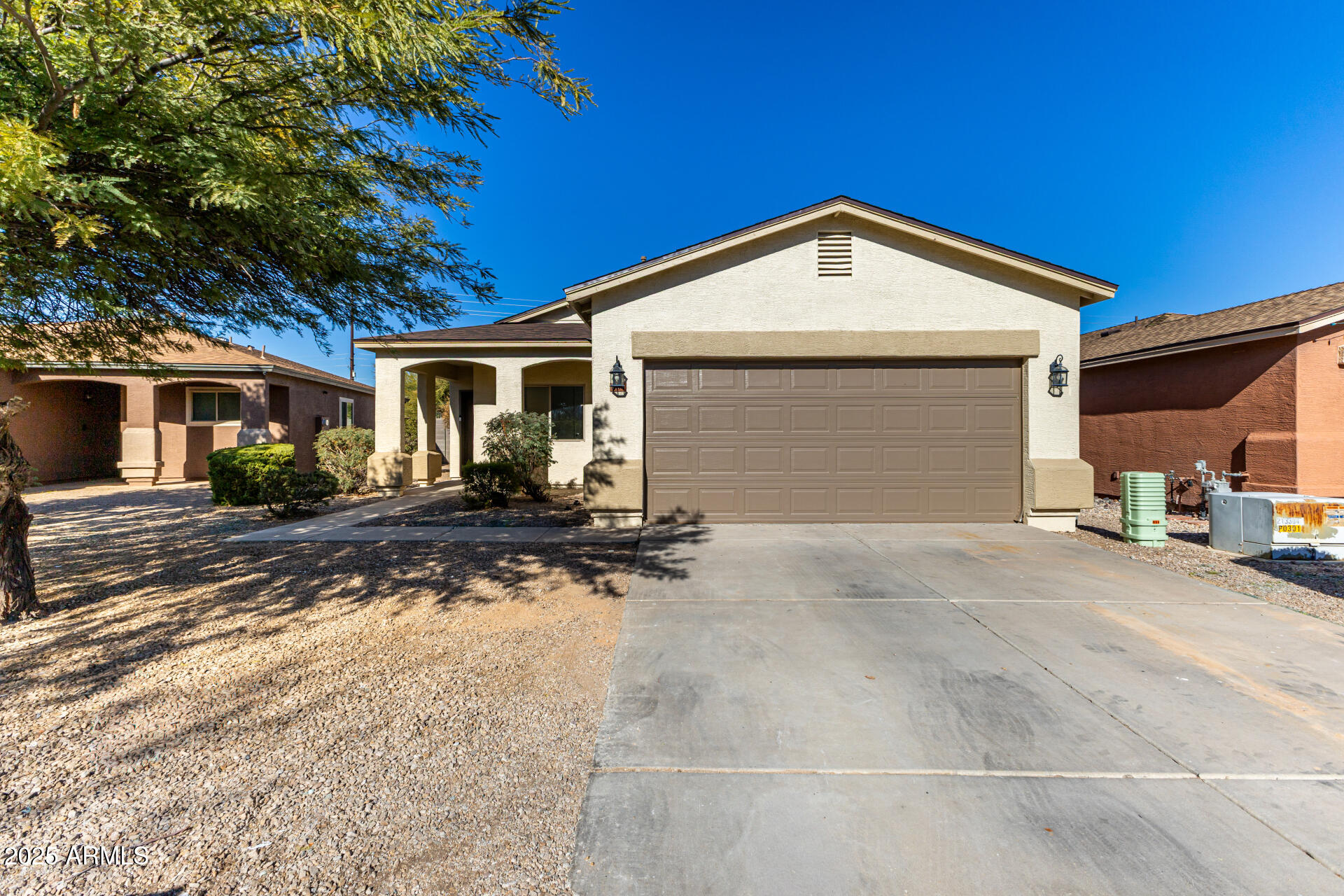 864 E SILVERSMITH Trail