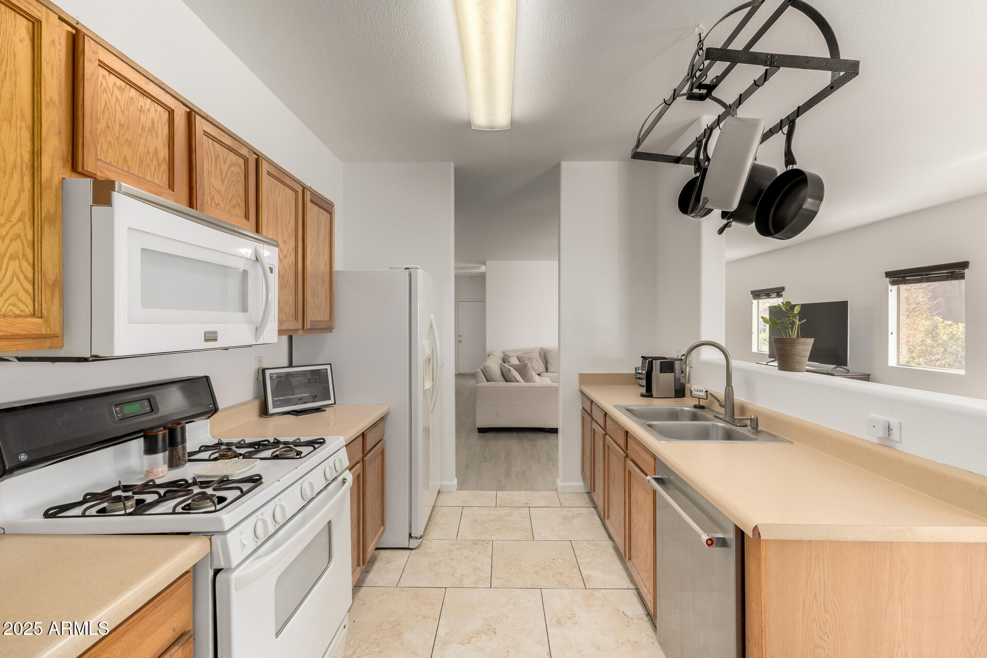 864 E SILVERSMITH Trail