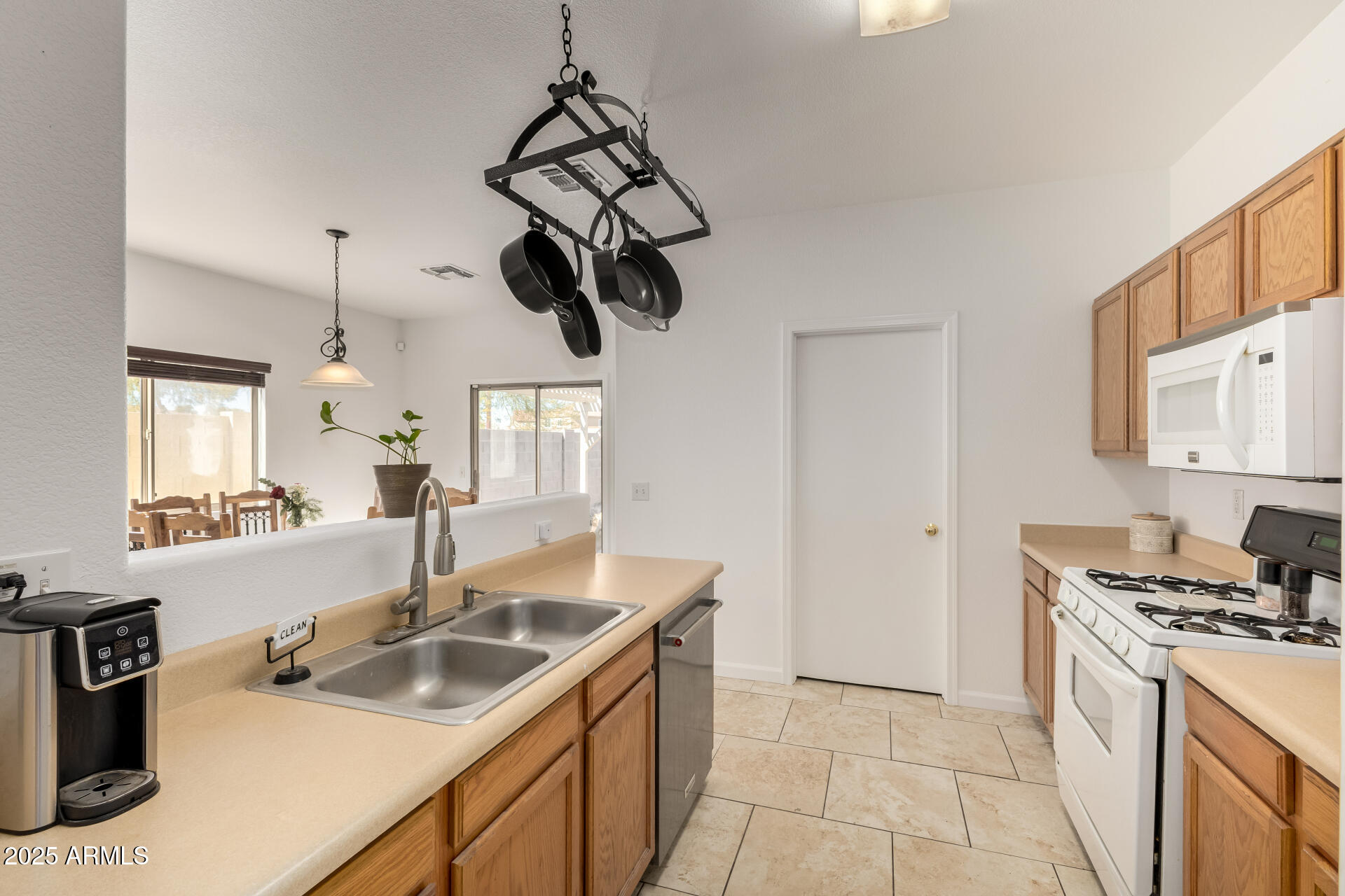 864 E SILVERSMITH Trail