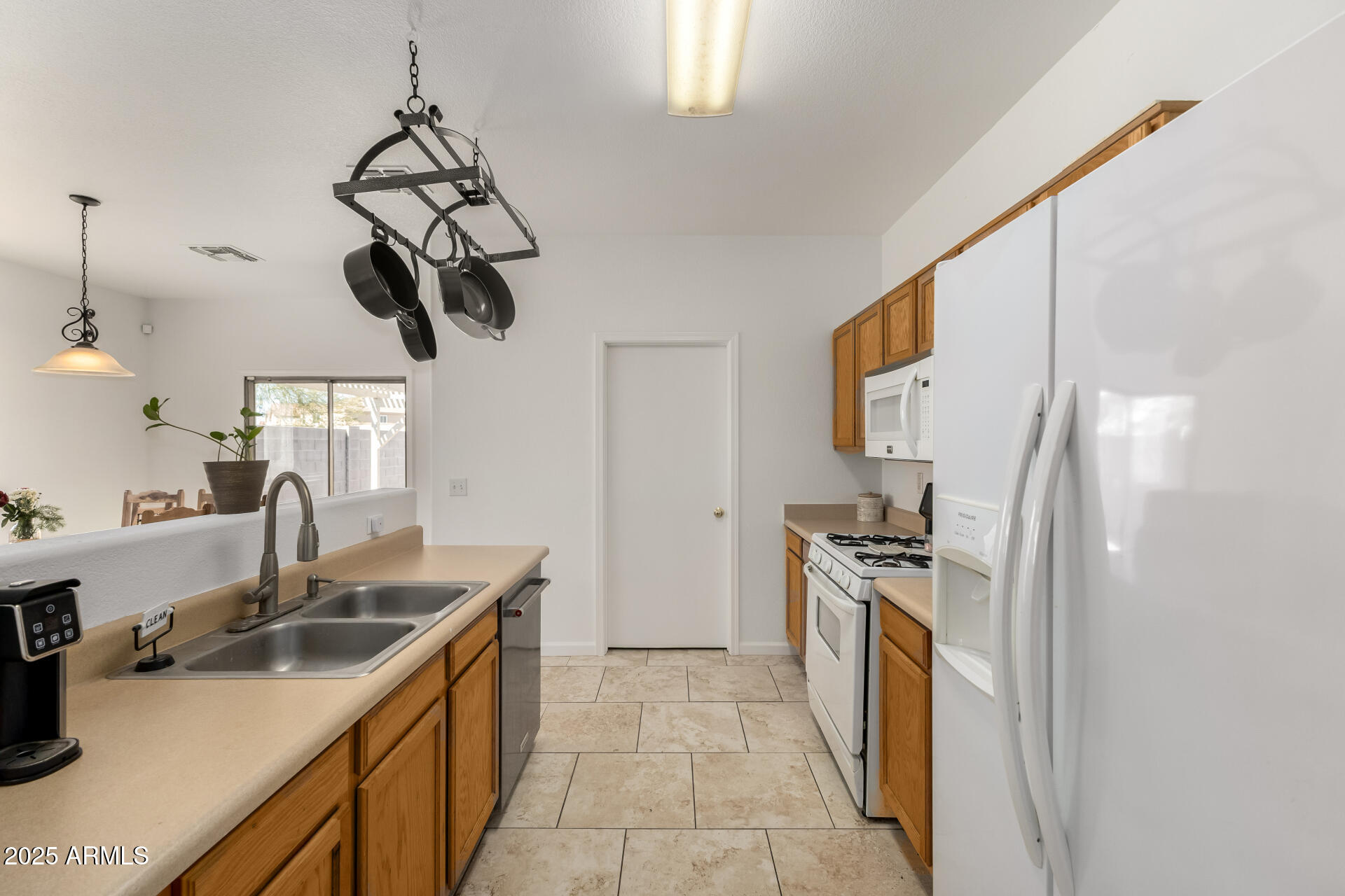 864 E SILVERSMITH Trail