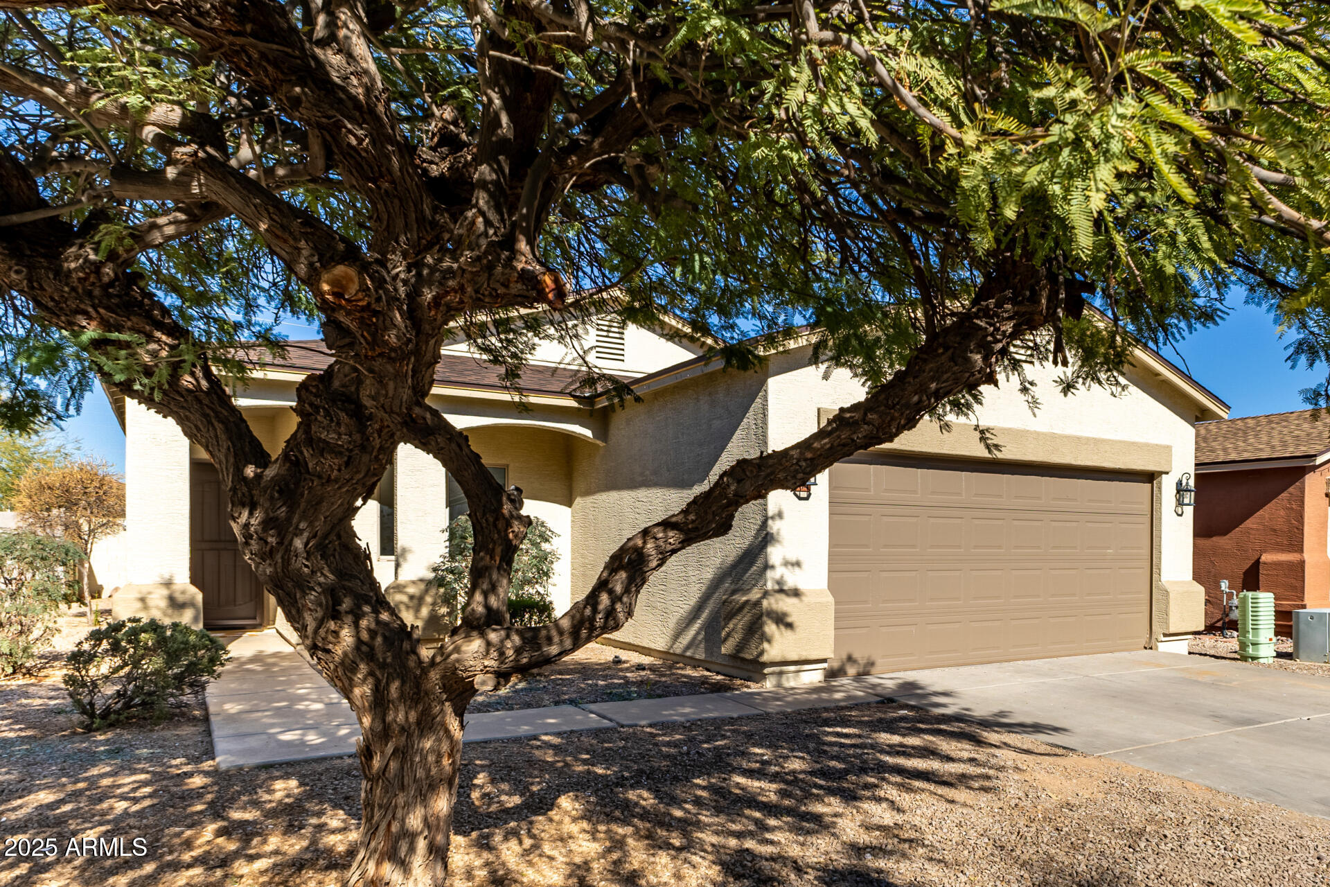 864 E SILVERSMITH Trail