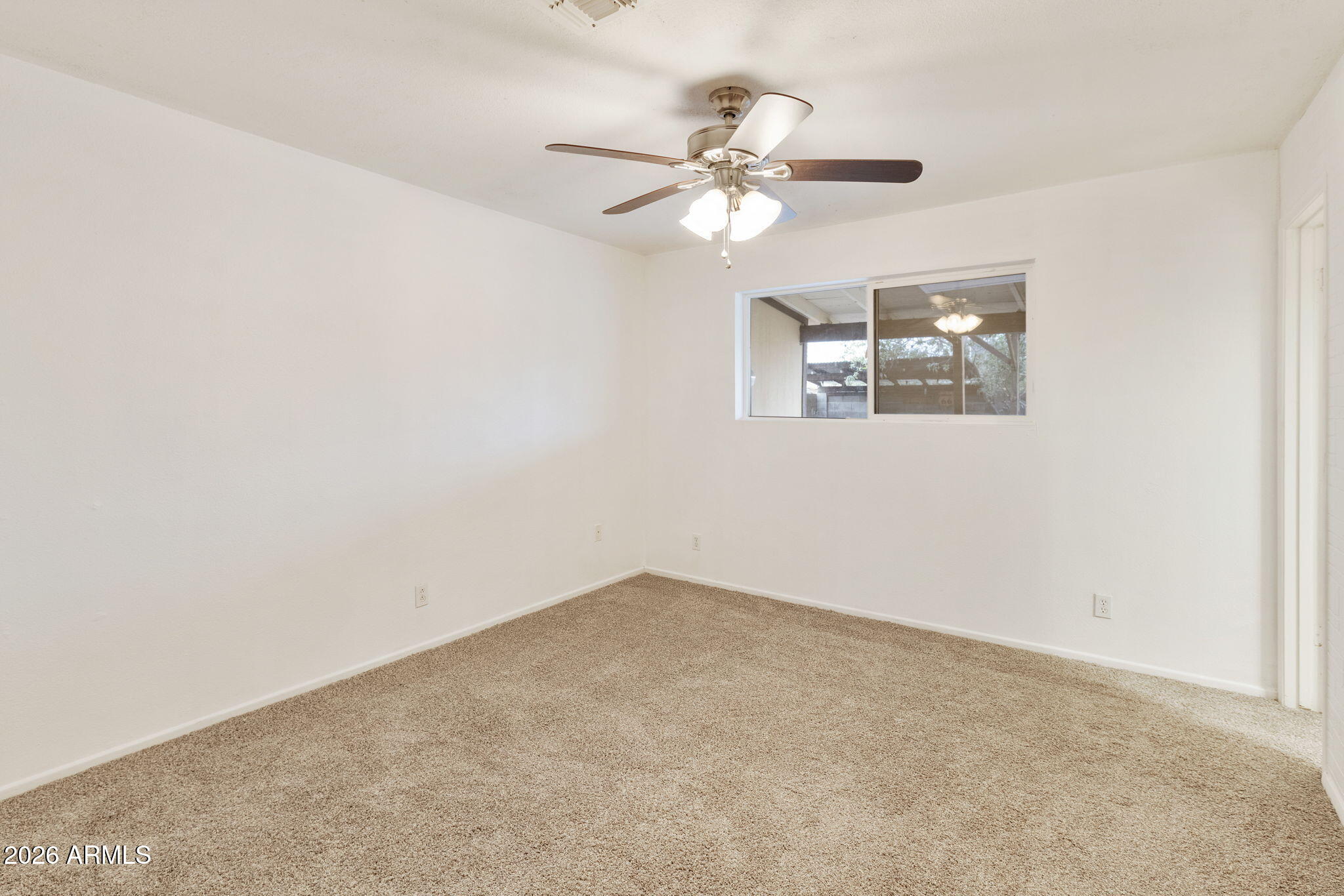 1249 W OAKLAND Street