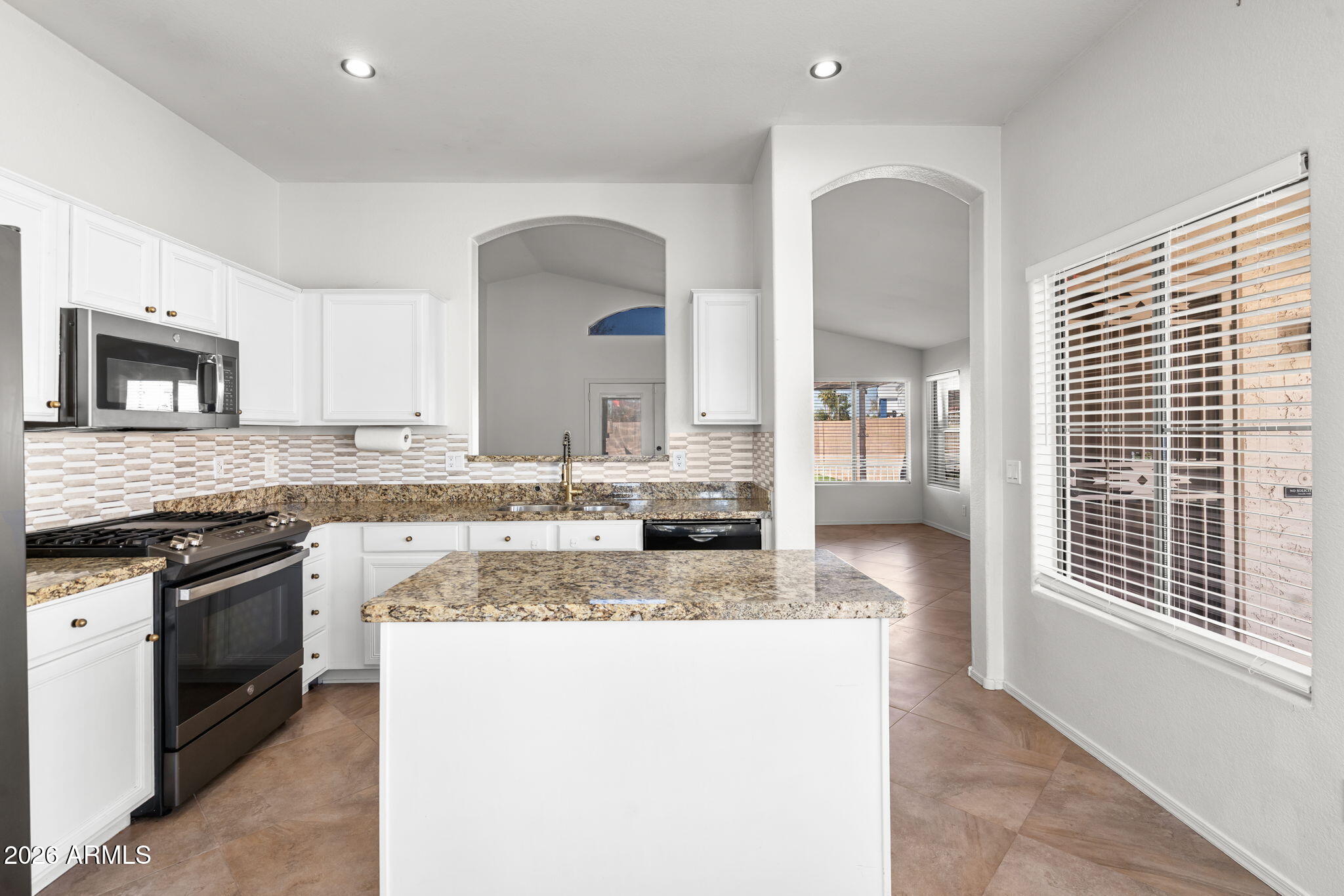 1638 E BARBARITA Avenue