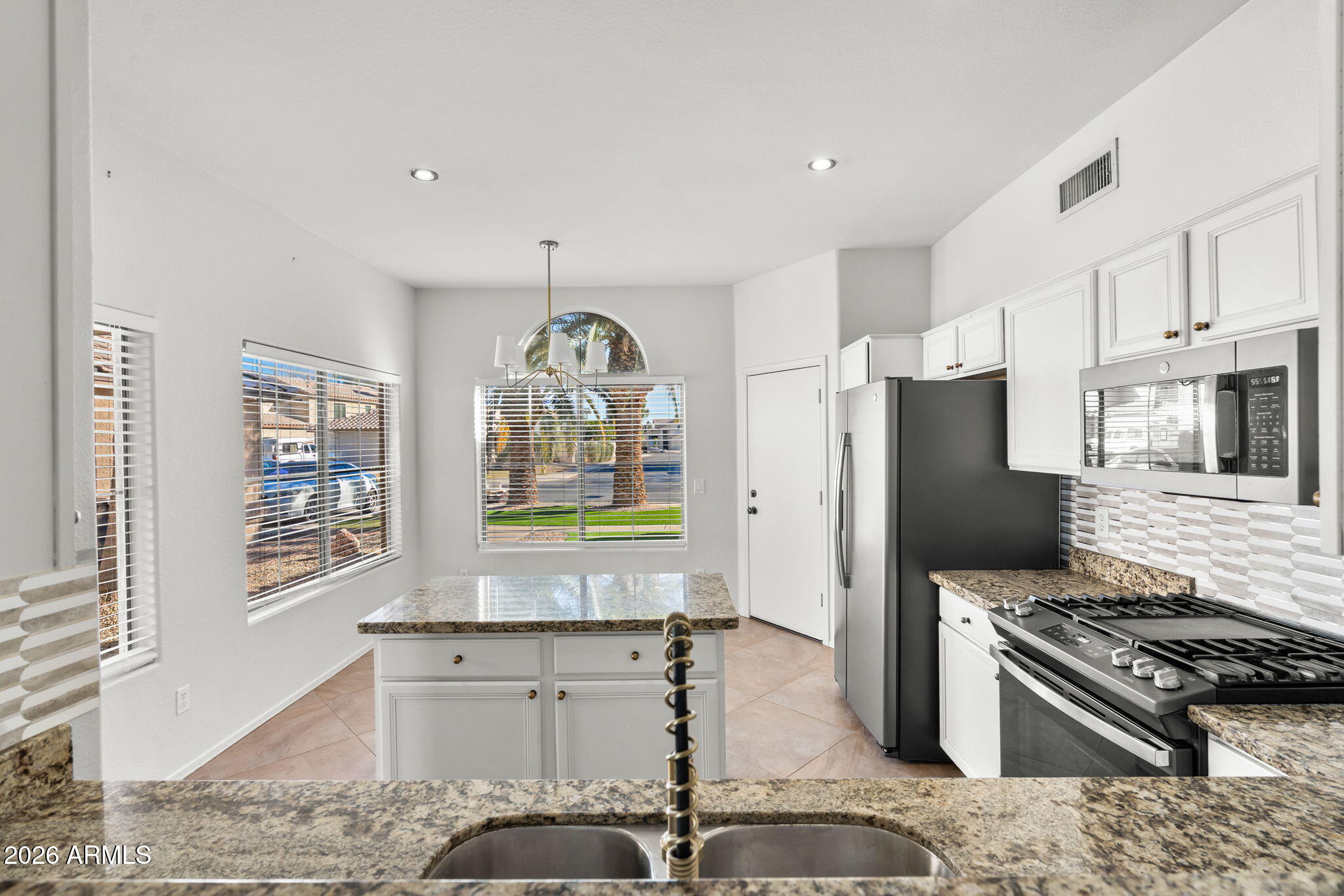 1638 E BARBARITA Avenue