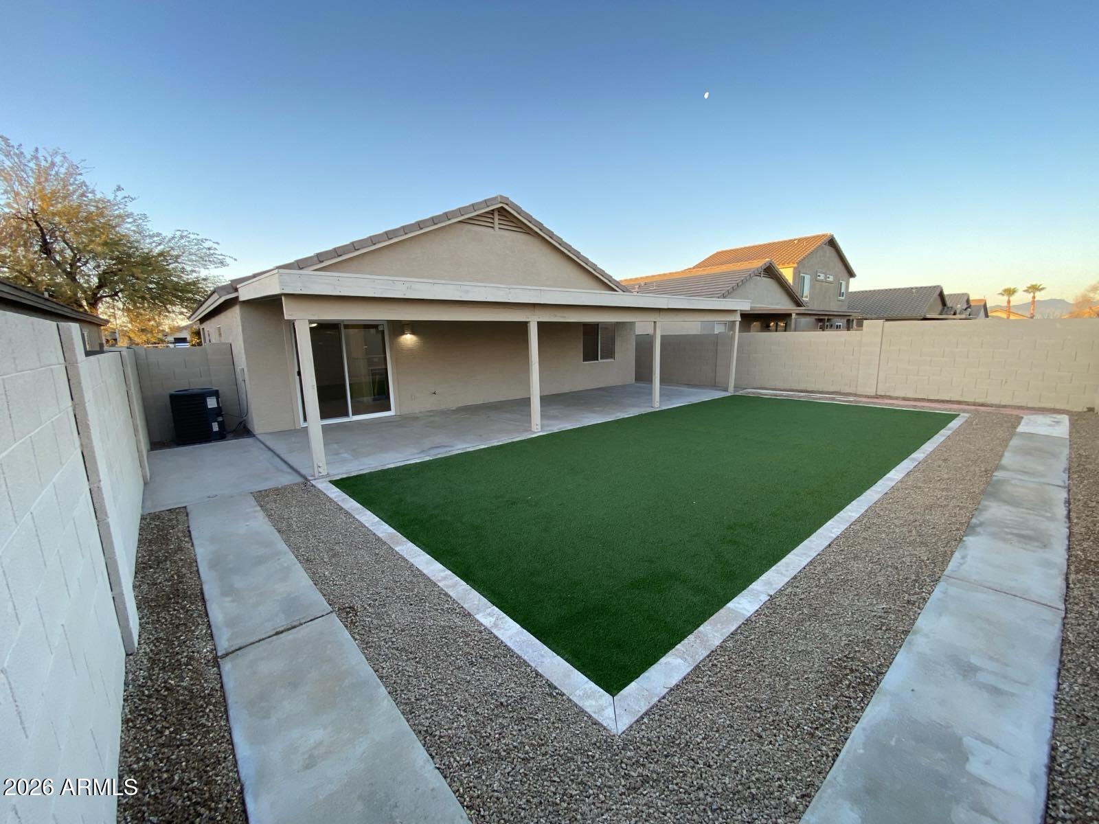 11608 W CAROL Avenue