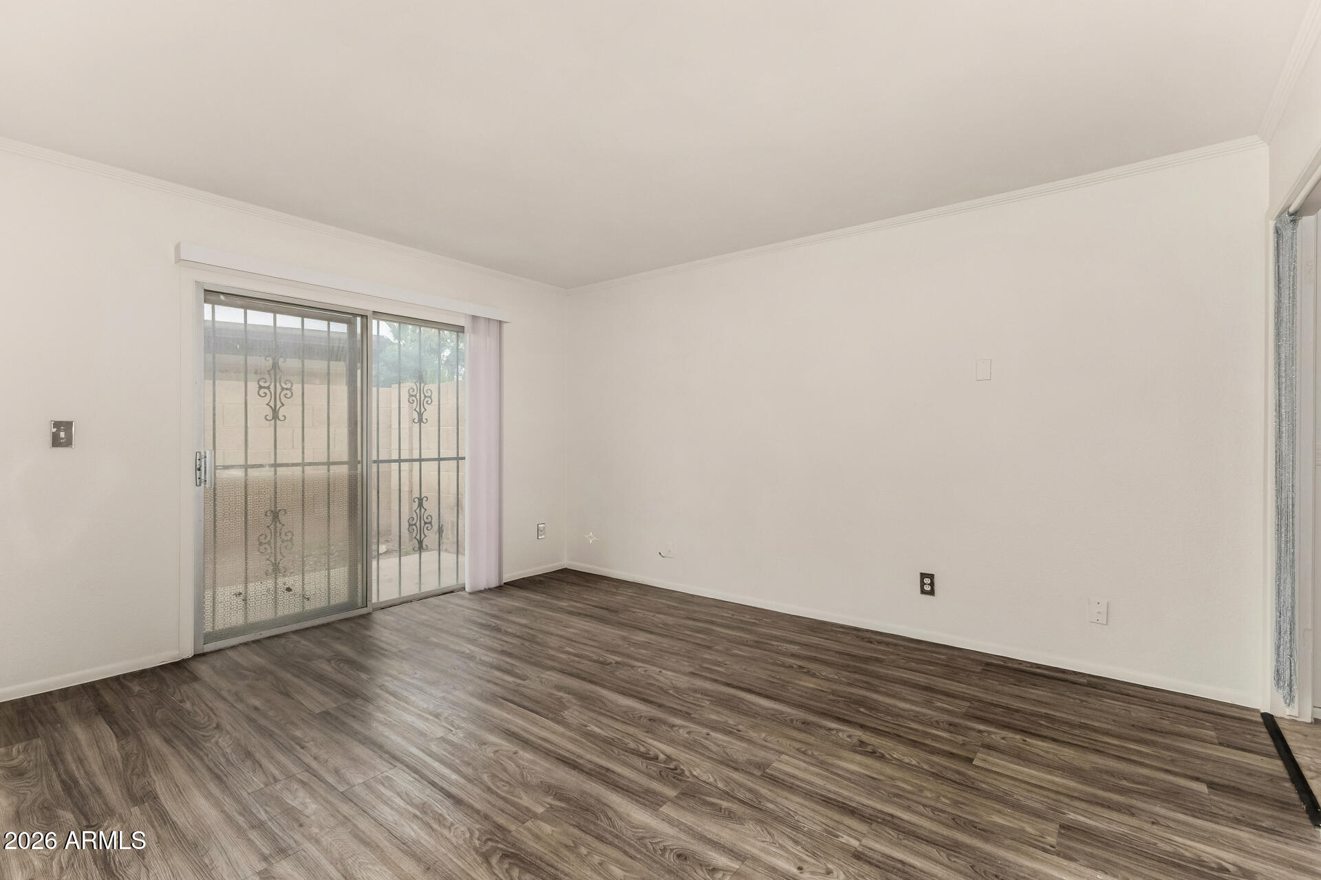 1976 E DEL SUR Drive