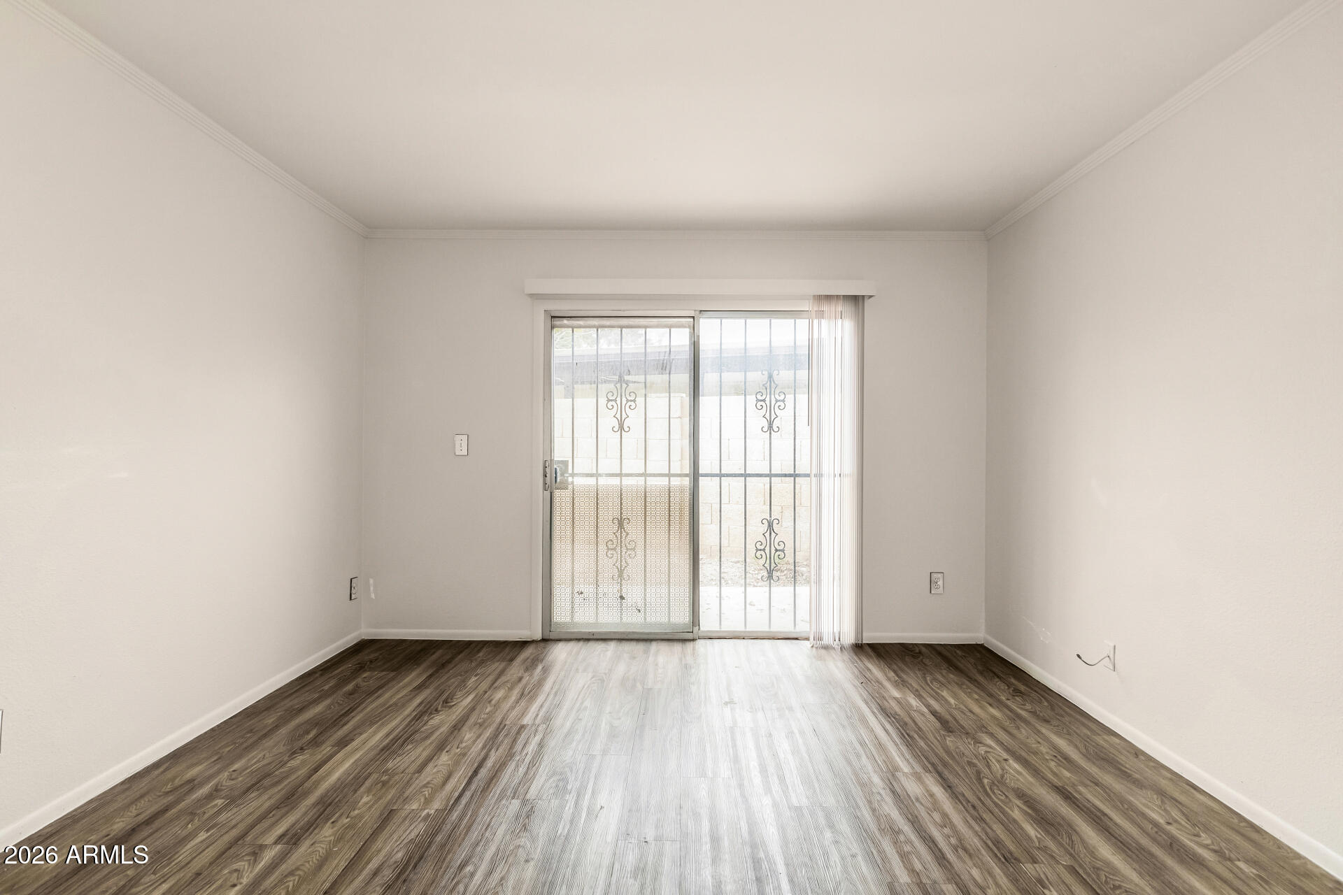 1976 E DEL SUR Drive