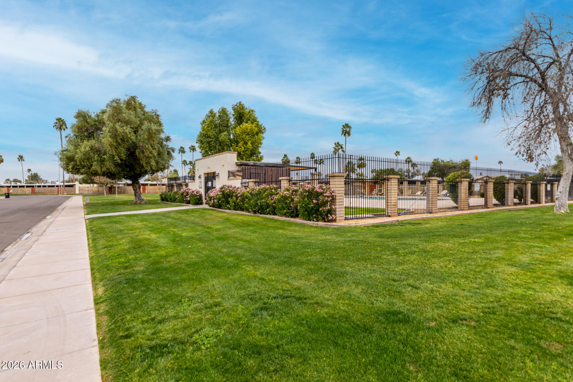 1976 E DEL SUR Drive