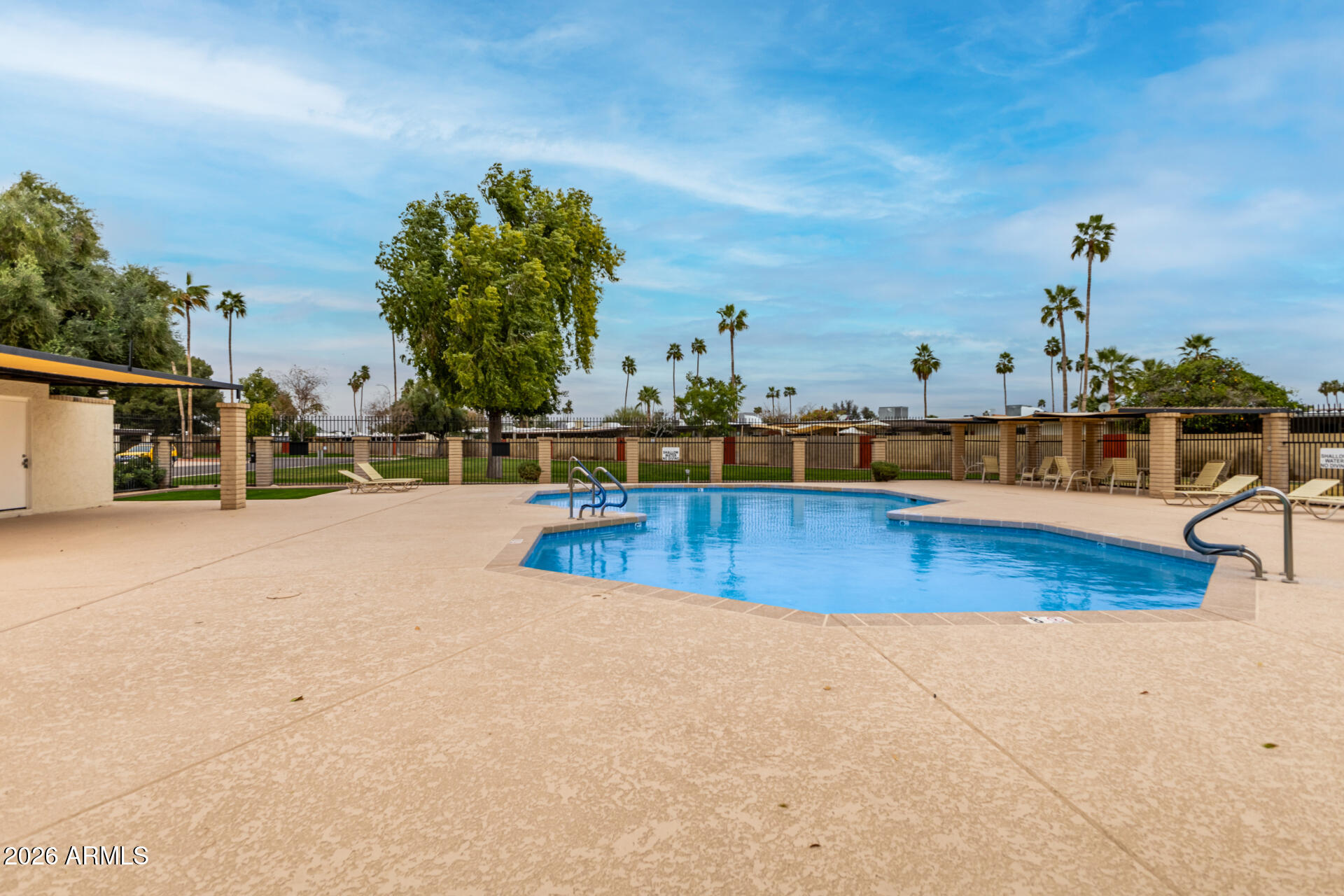 1976 E DEL SUR Drive