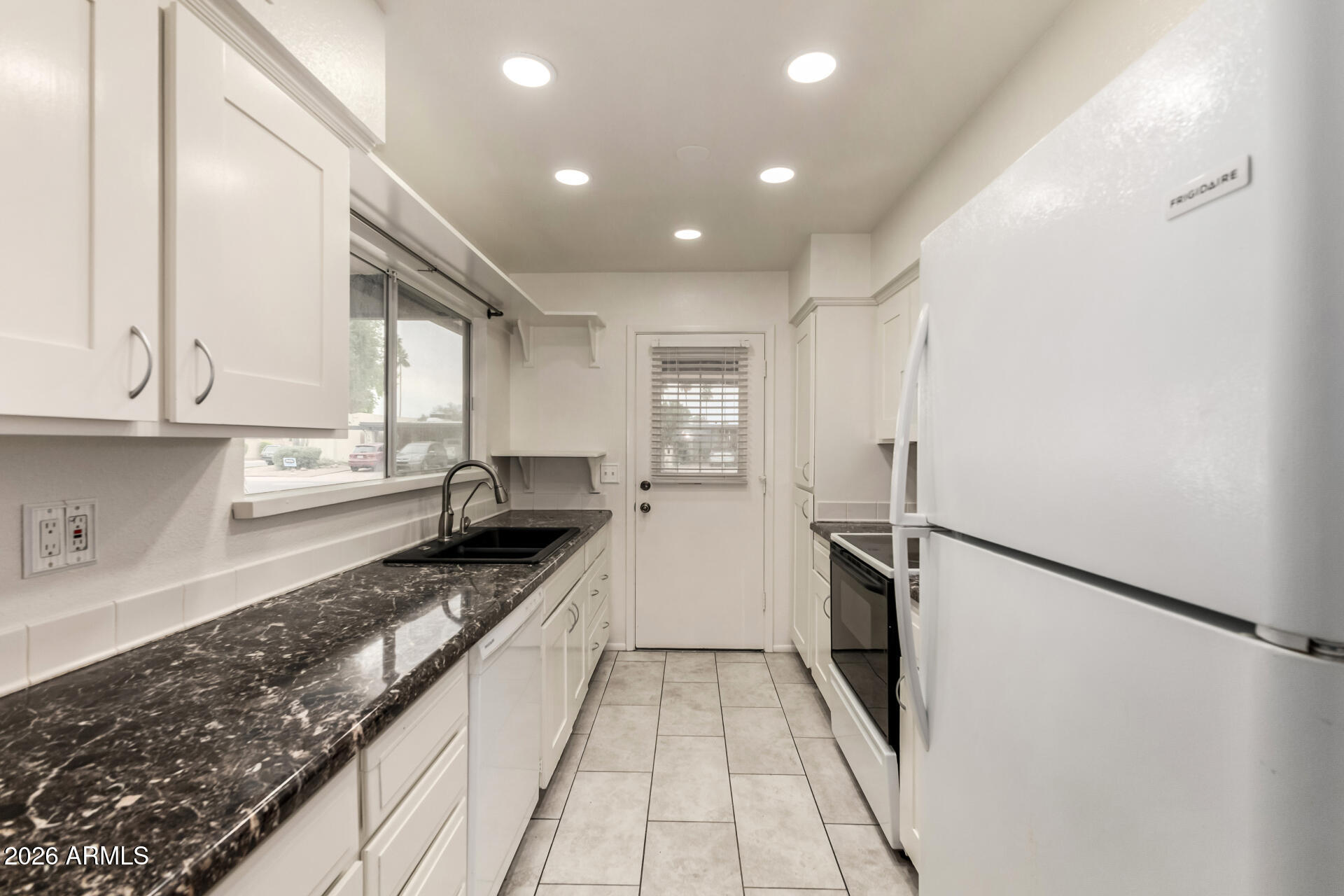 1976 E DEL SUR Drive