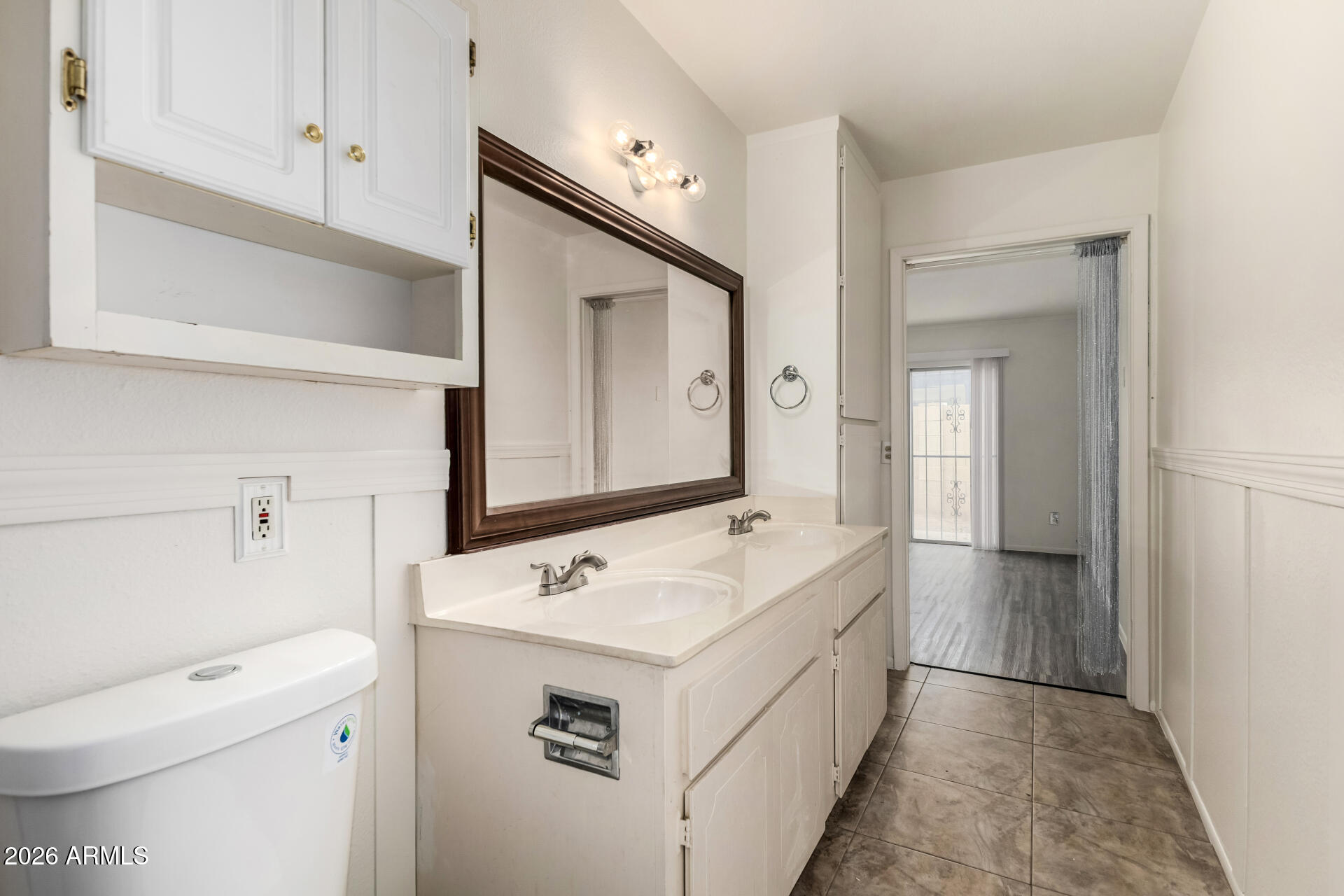 1976 E DEL SUR Drive