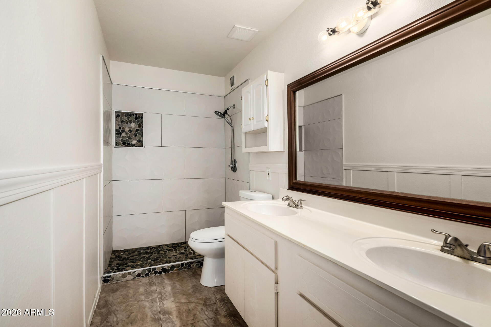 1976 E DEL SUR Drive