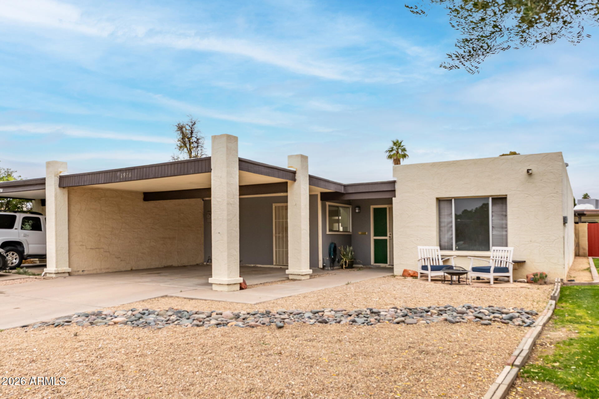 1976 E DEL SUR Drive