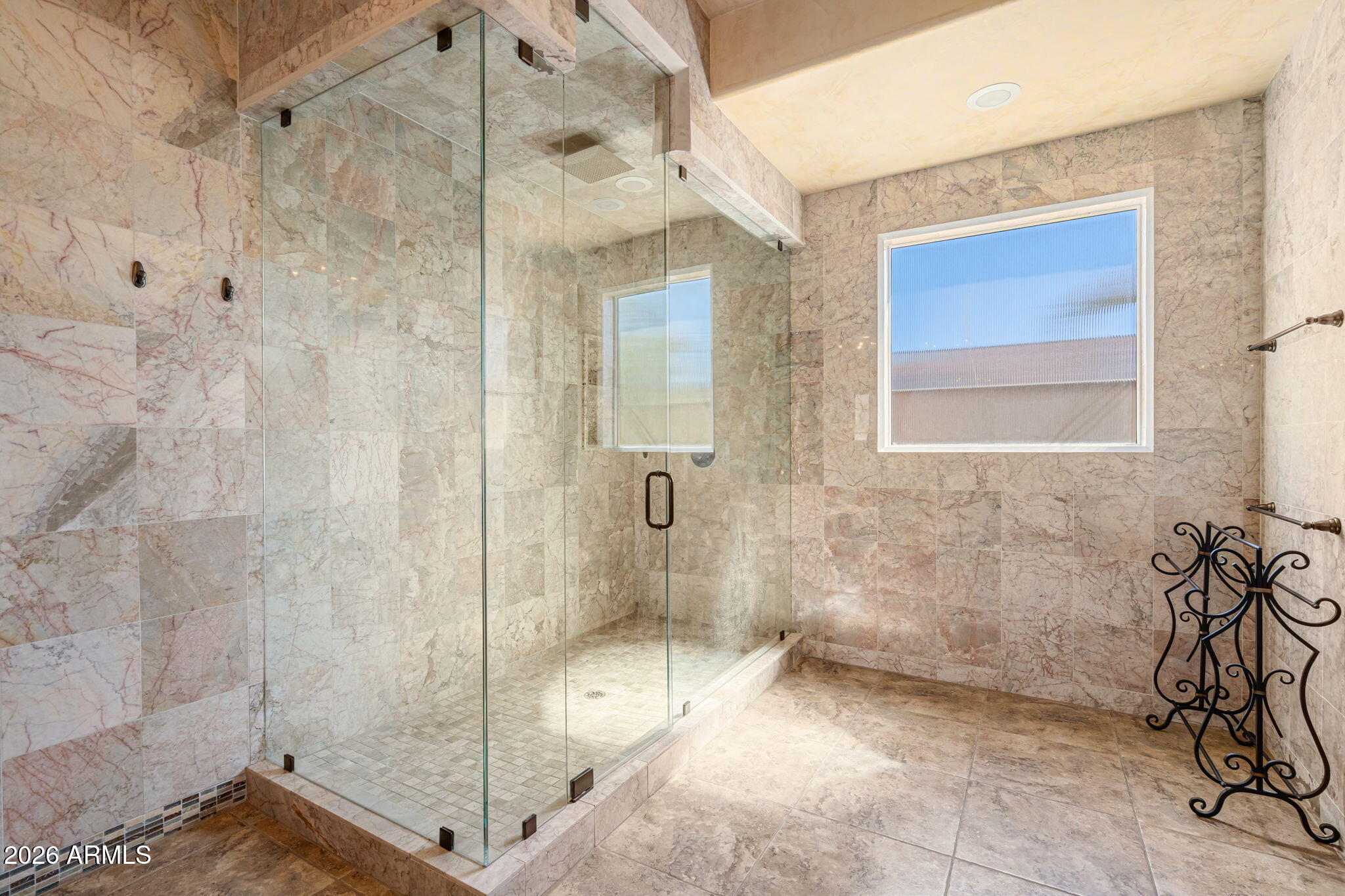 2822 E CONSTANCE Way