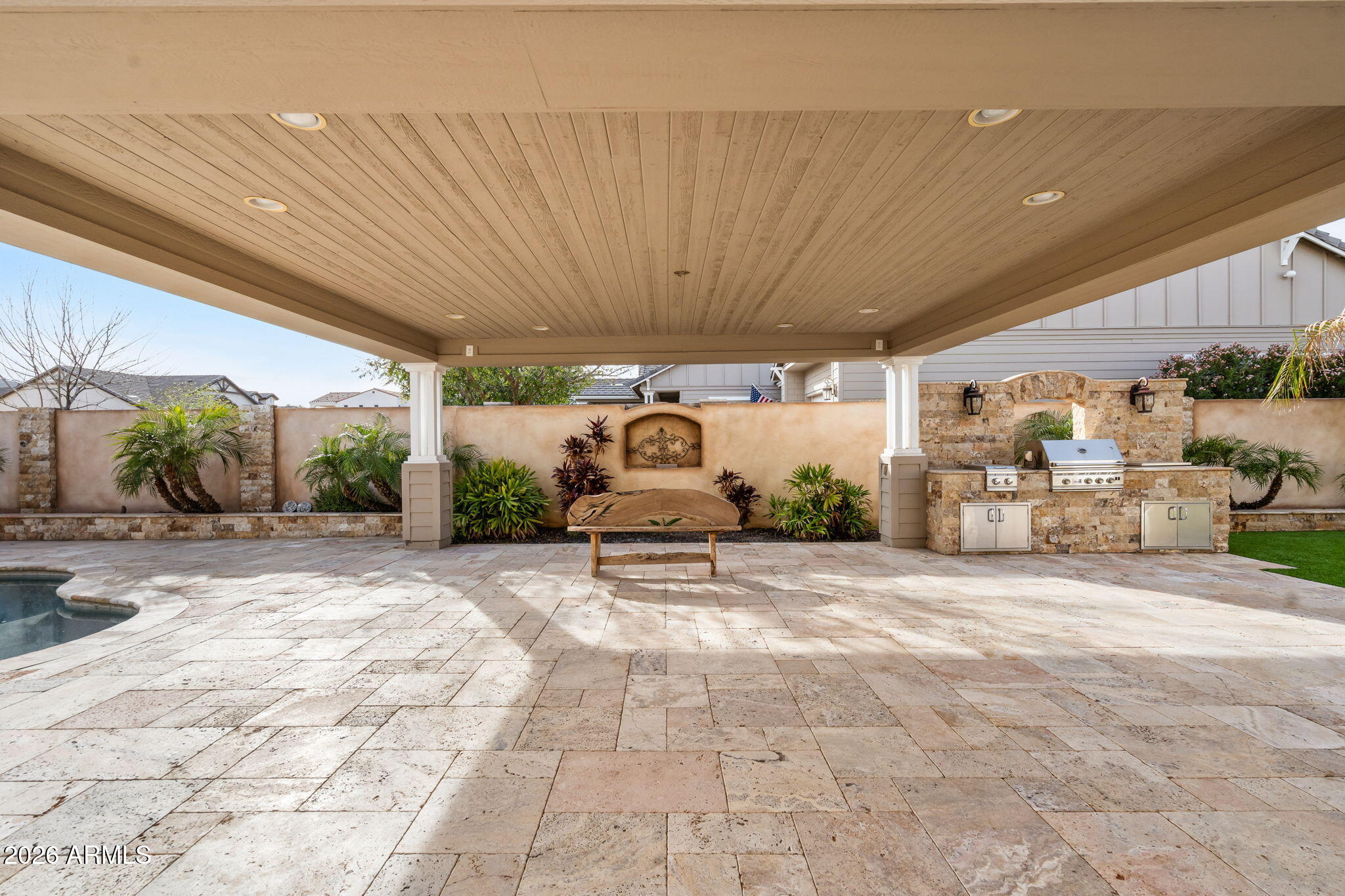 2822 E CONSTANCE Way