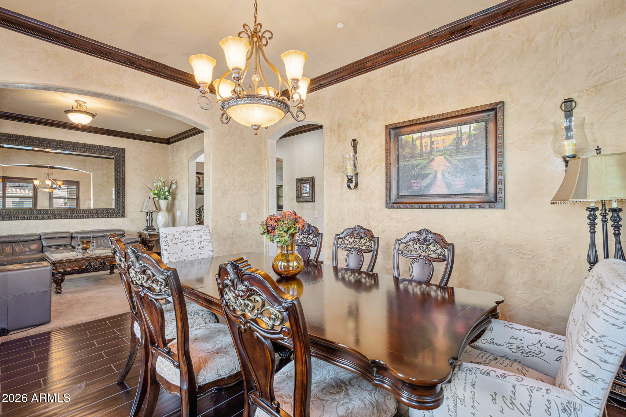 2822 E CONSTANCE Way