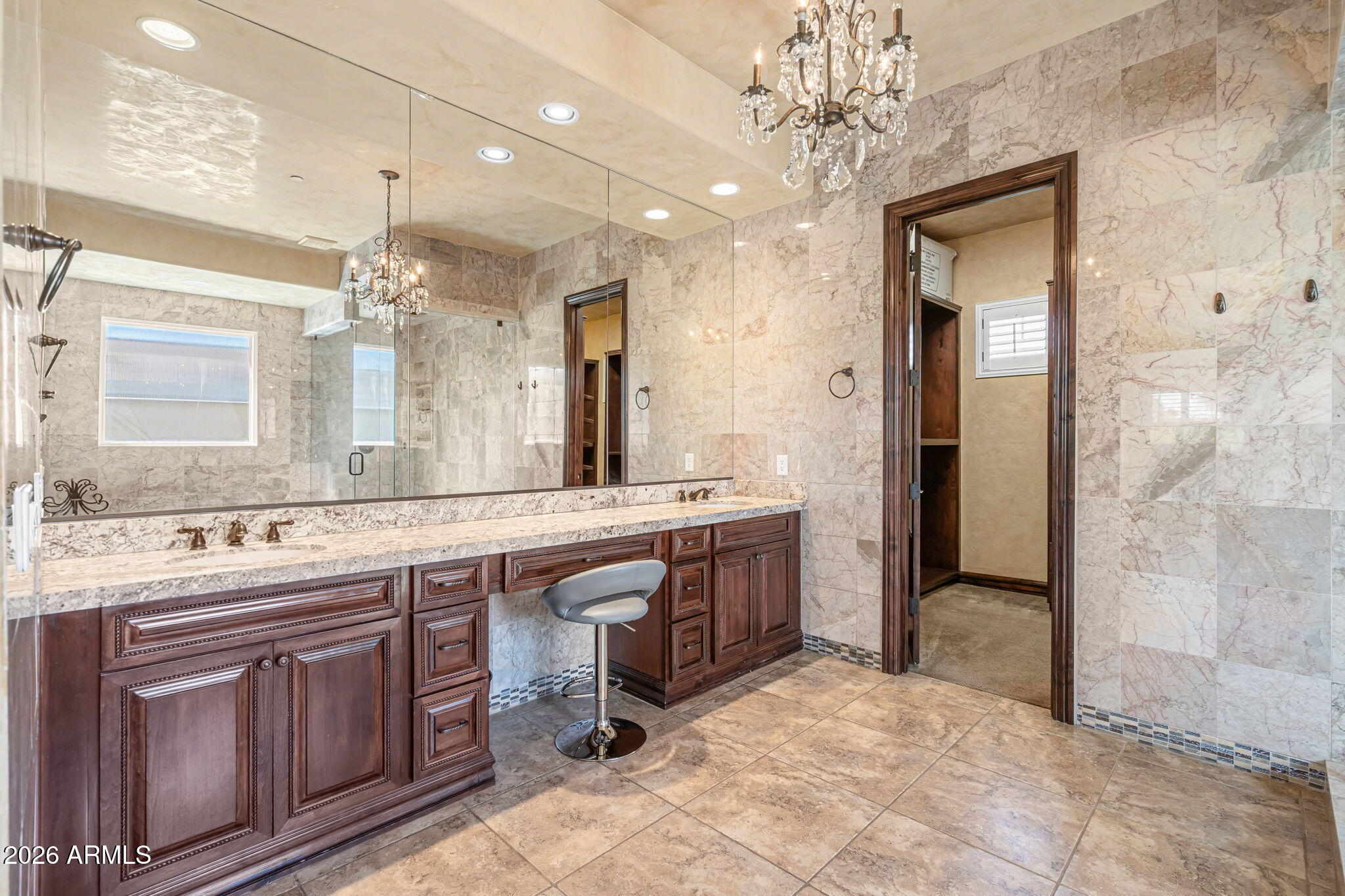 2822 E CONSTANCE Way