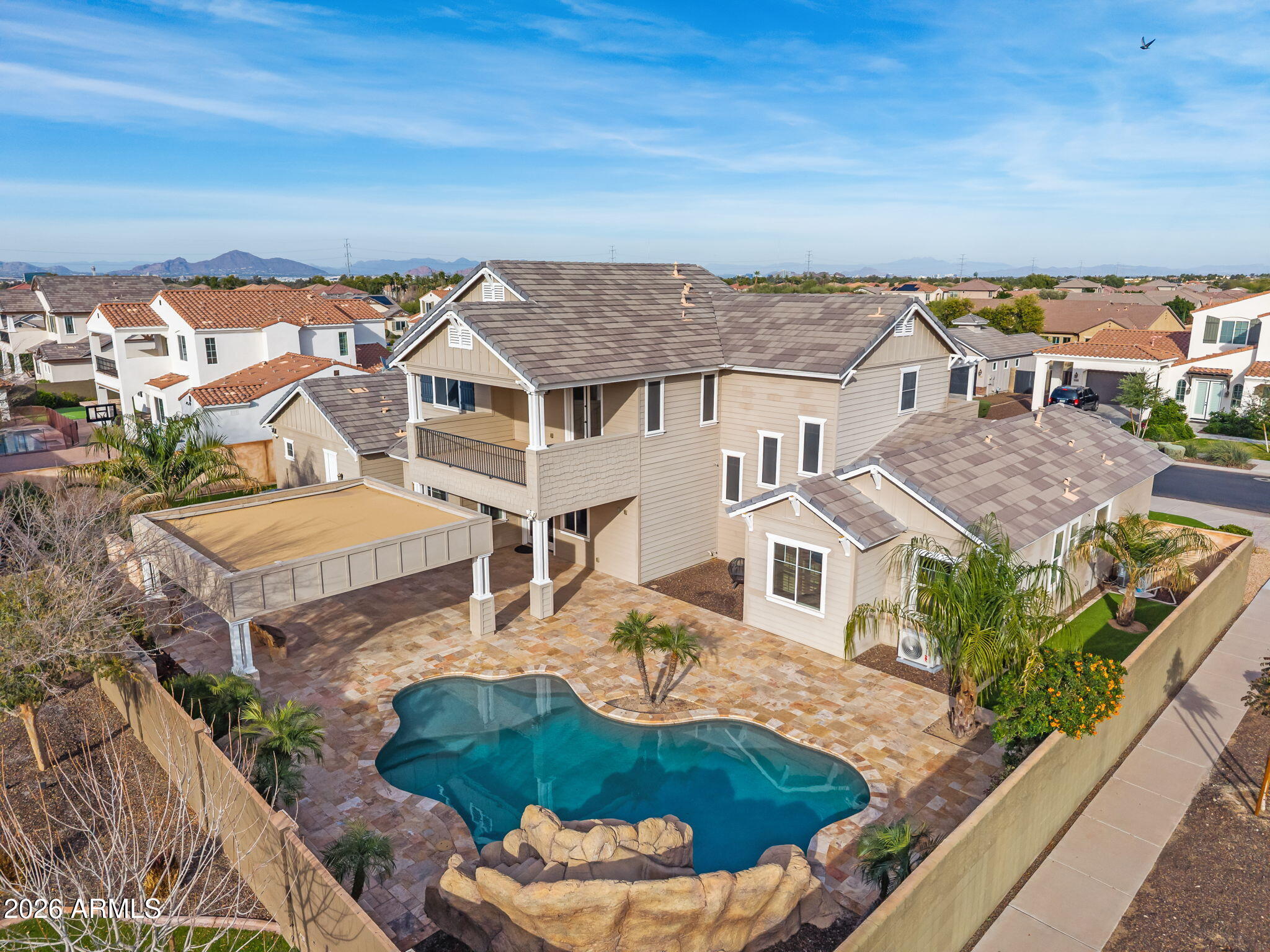 2822 E CONSTANCE Way