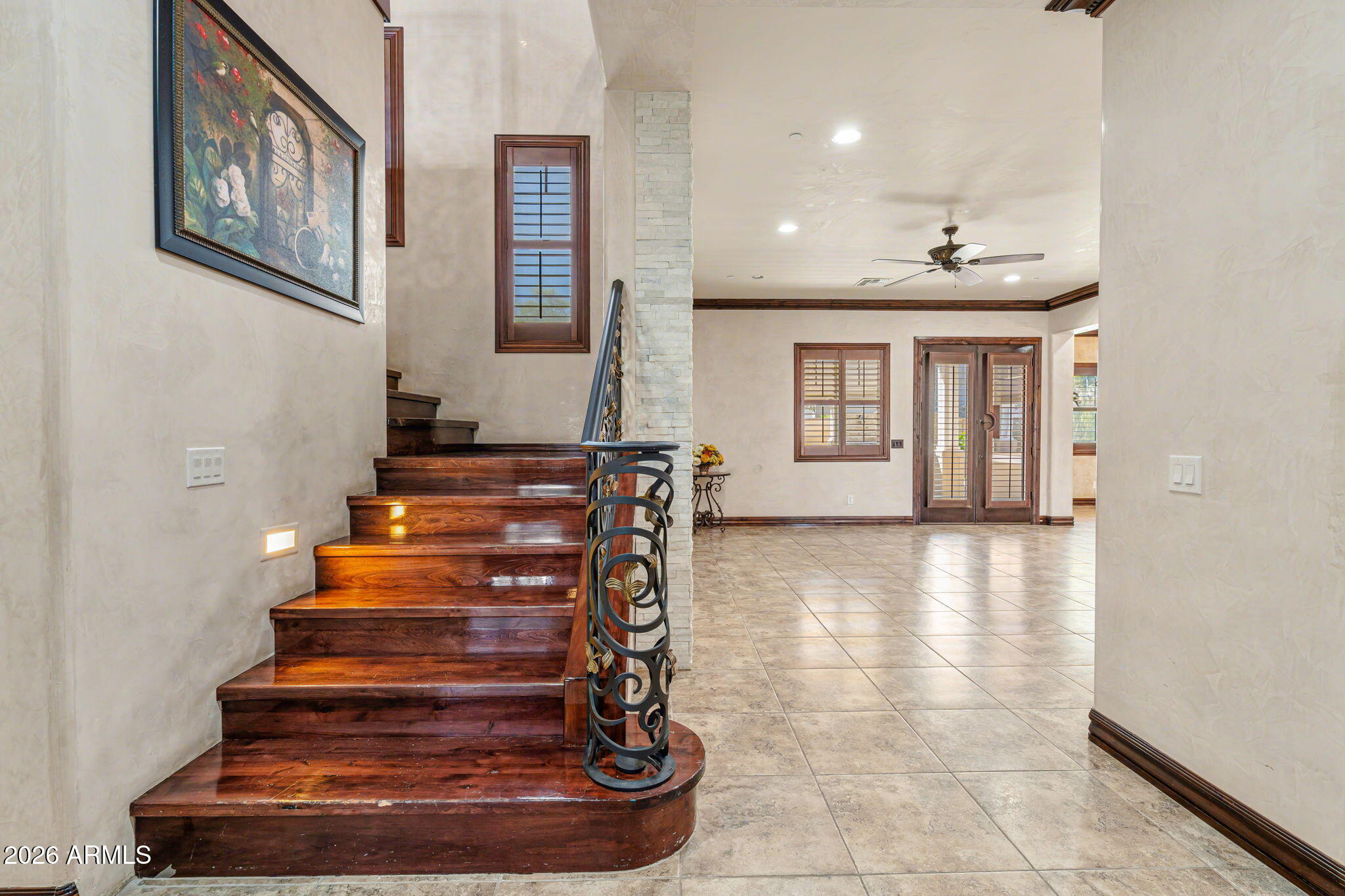 2822 E CONSTANCE Way