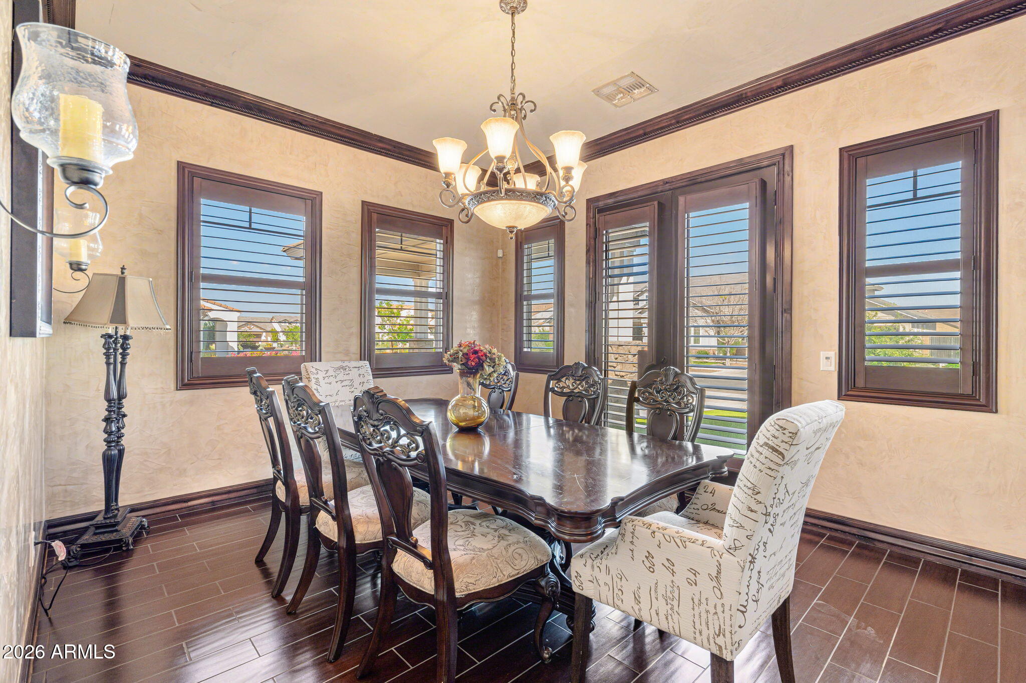 2822 E CONSTANCE Way