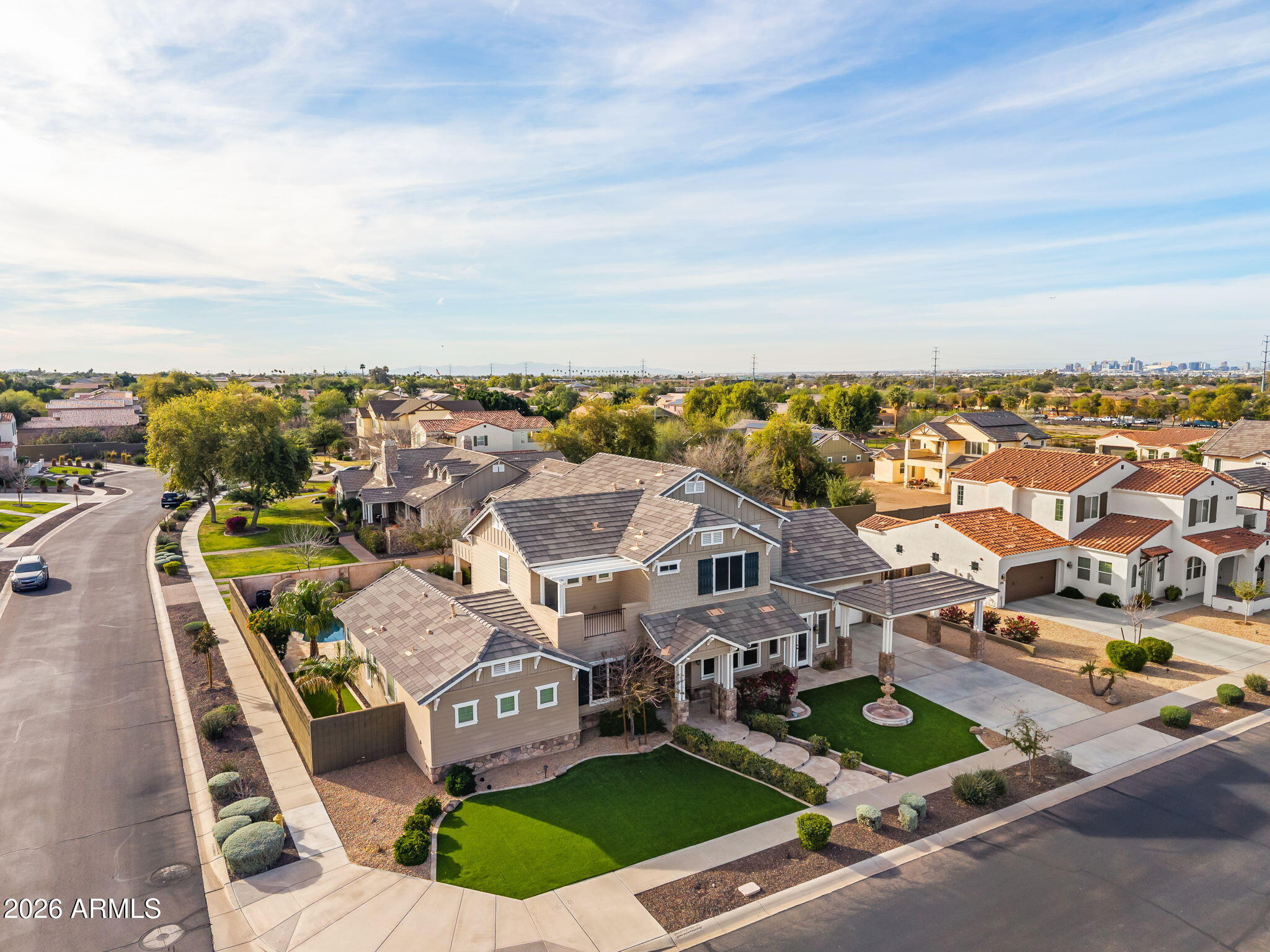 2822 E CONSTANCE Way