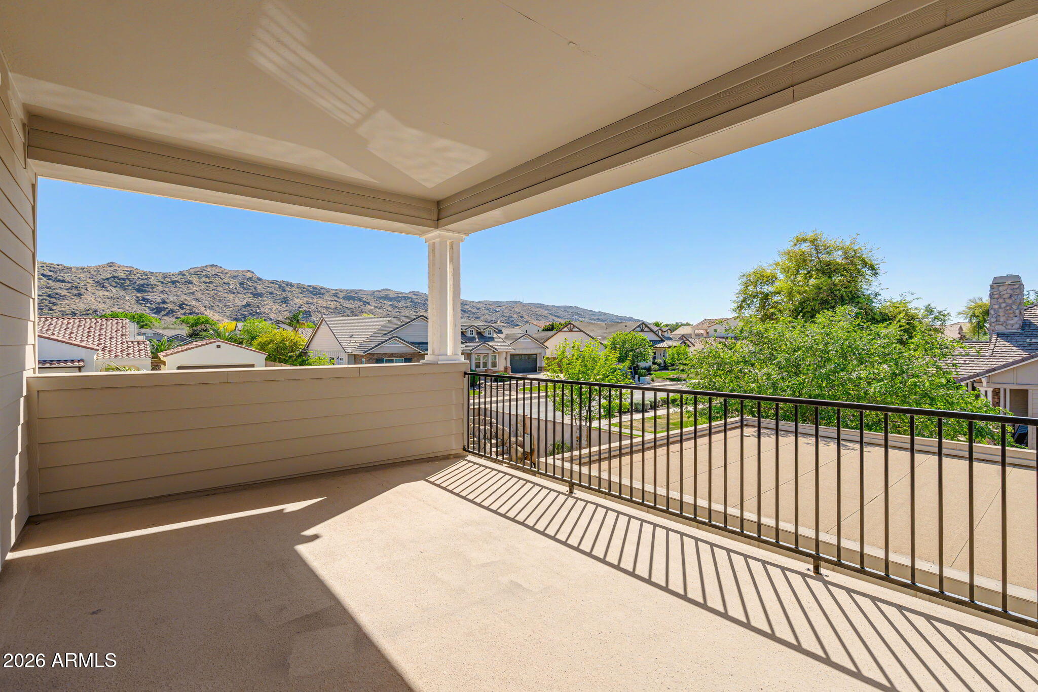 2822 E CONSTANCE Way