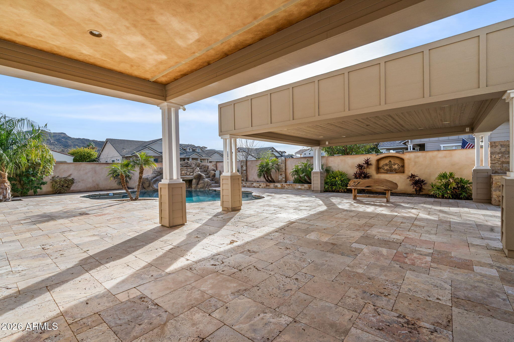 2822 E CONSTANCE Way