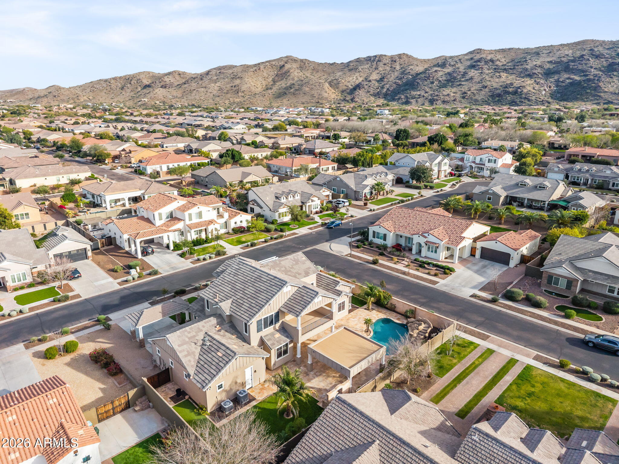 2822 E CONSTANCE Way