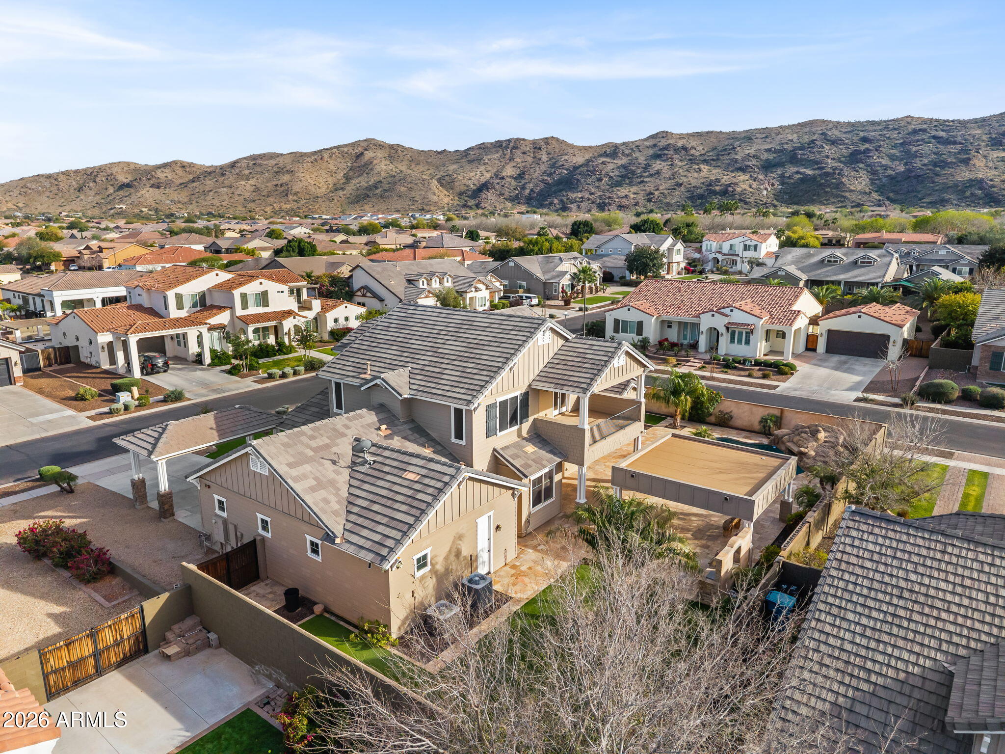 2822 E CONSTANCE Way