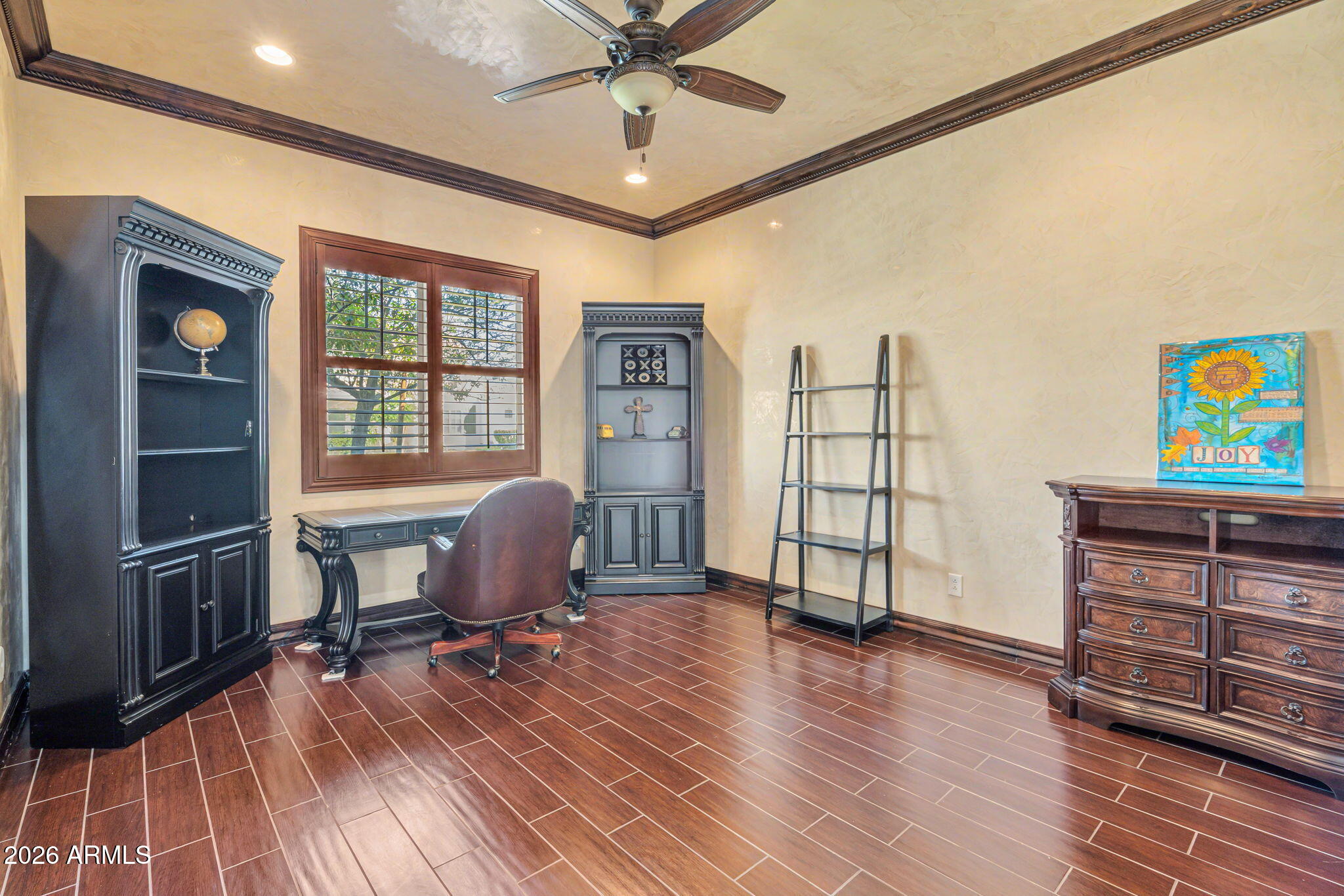 2822 E CONSTANCE Way