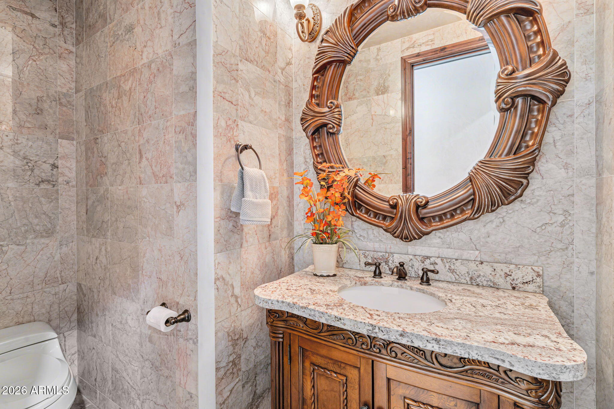 2822 E CONSTANCE Way