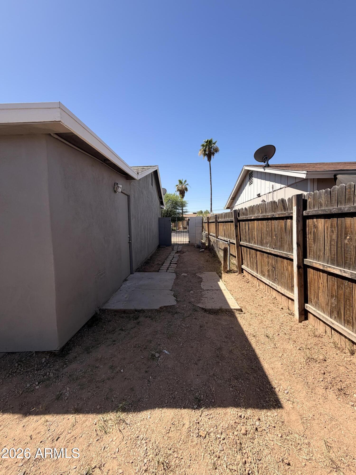 6944 W VERDE Lane