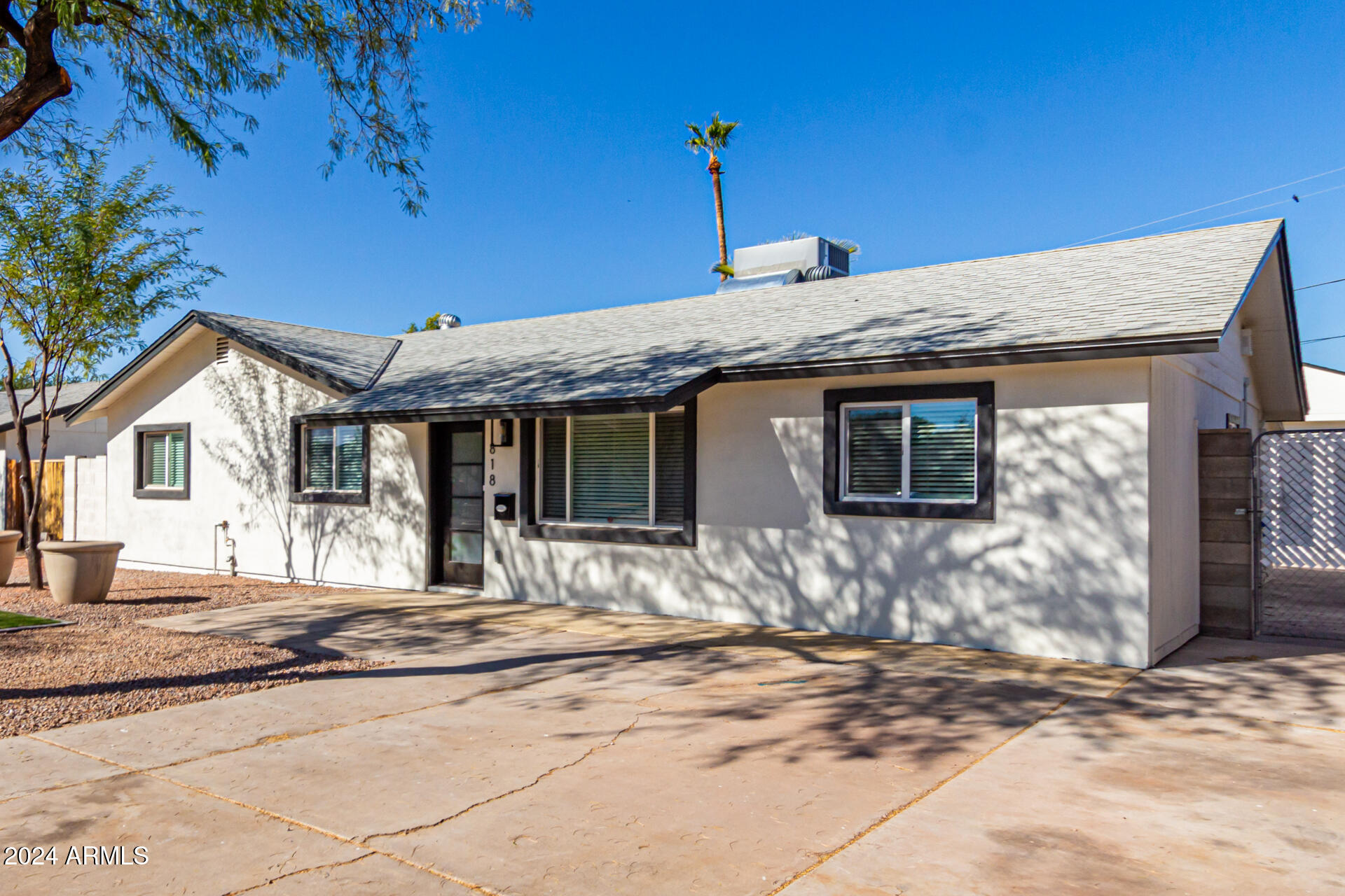 818 W Elna Rae Street
