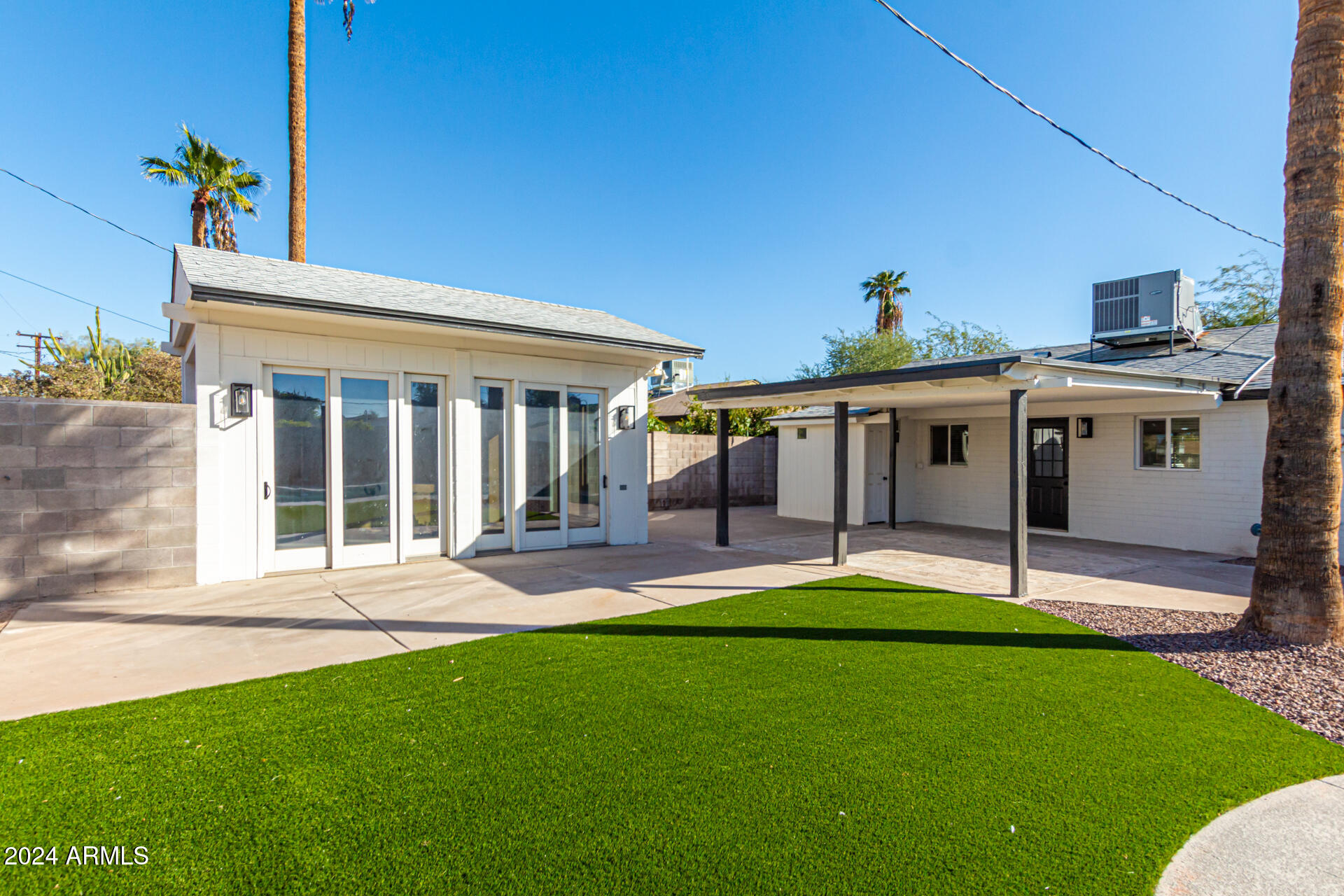 818 W Elna Rae Street
