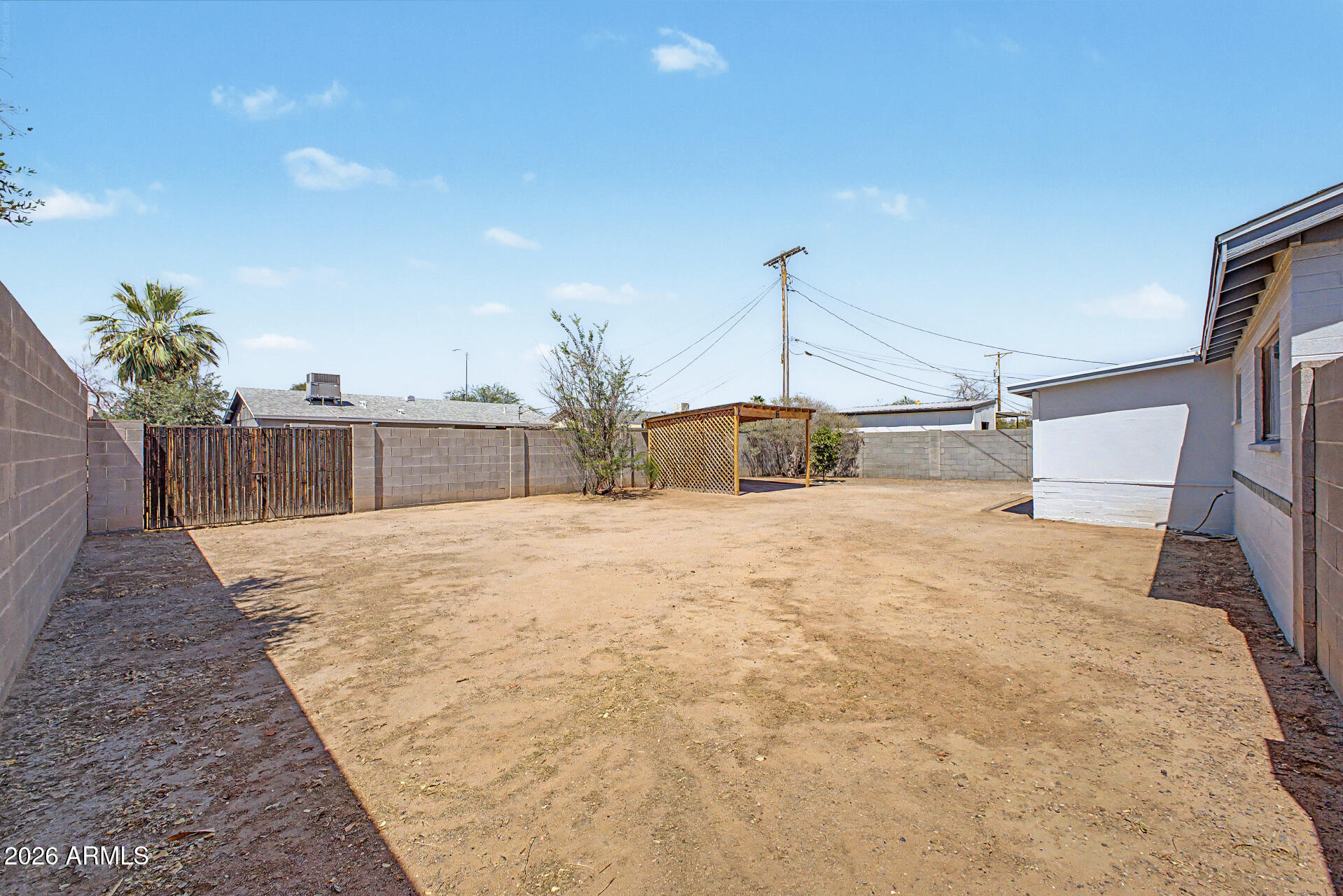 2010 E BALSAM Avenue