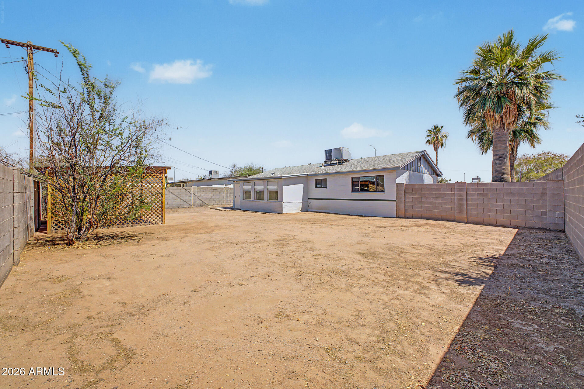 2010 E BALSAM Avenue