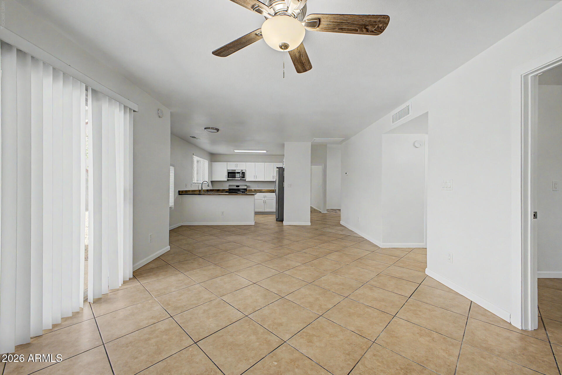 7637 W North Lane