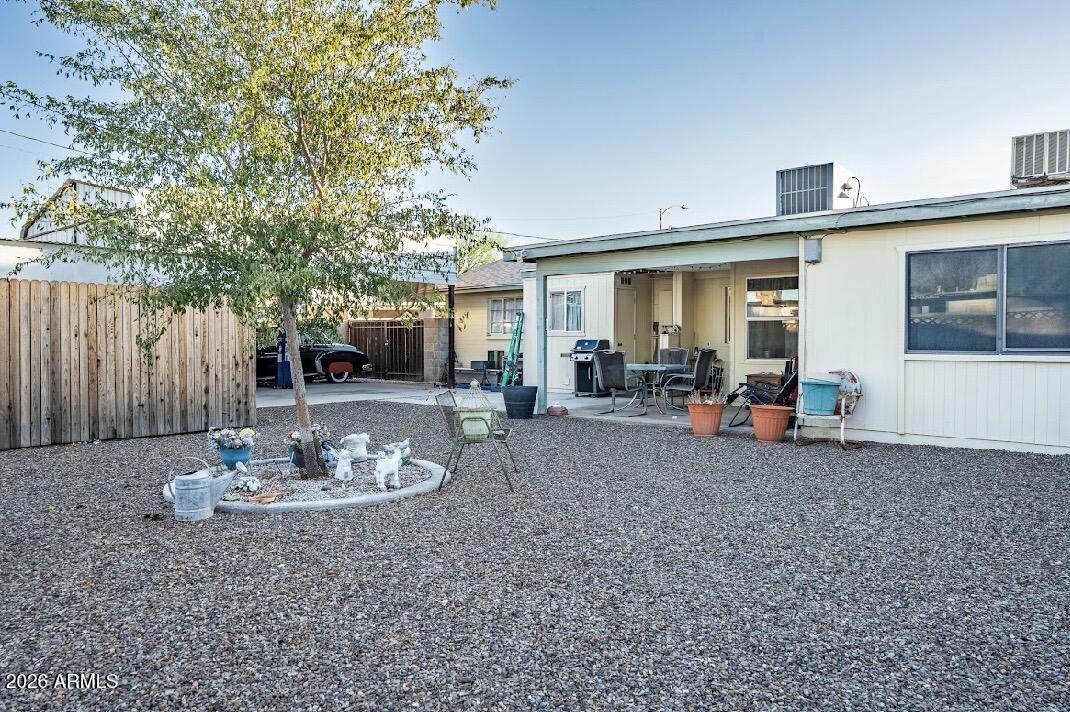 16643 N 17TH Place