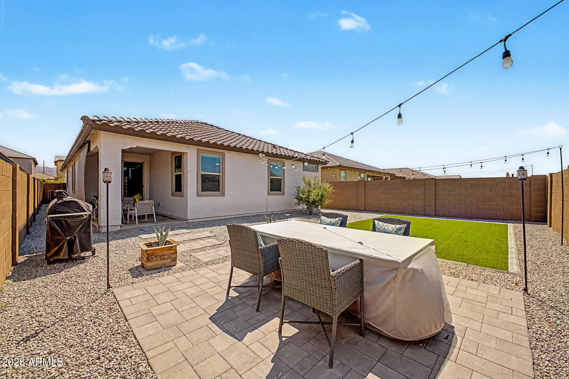 2516 W HIDALGO Avenue
