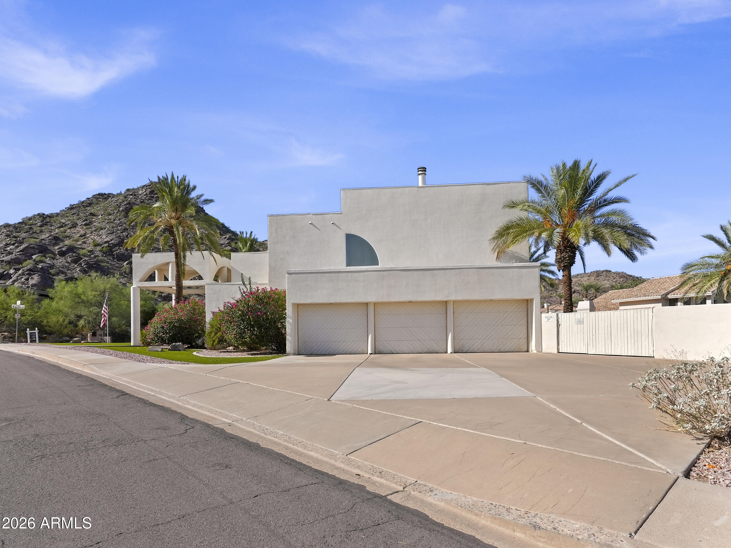 3307 E KACHINA Drive