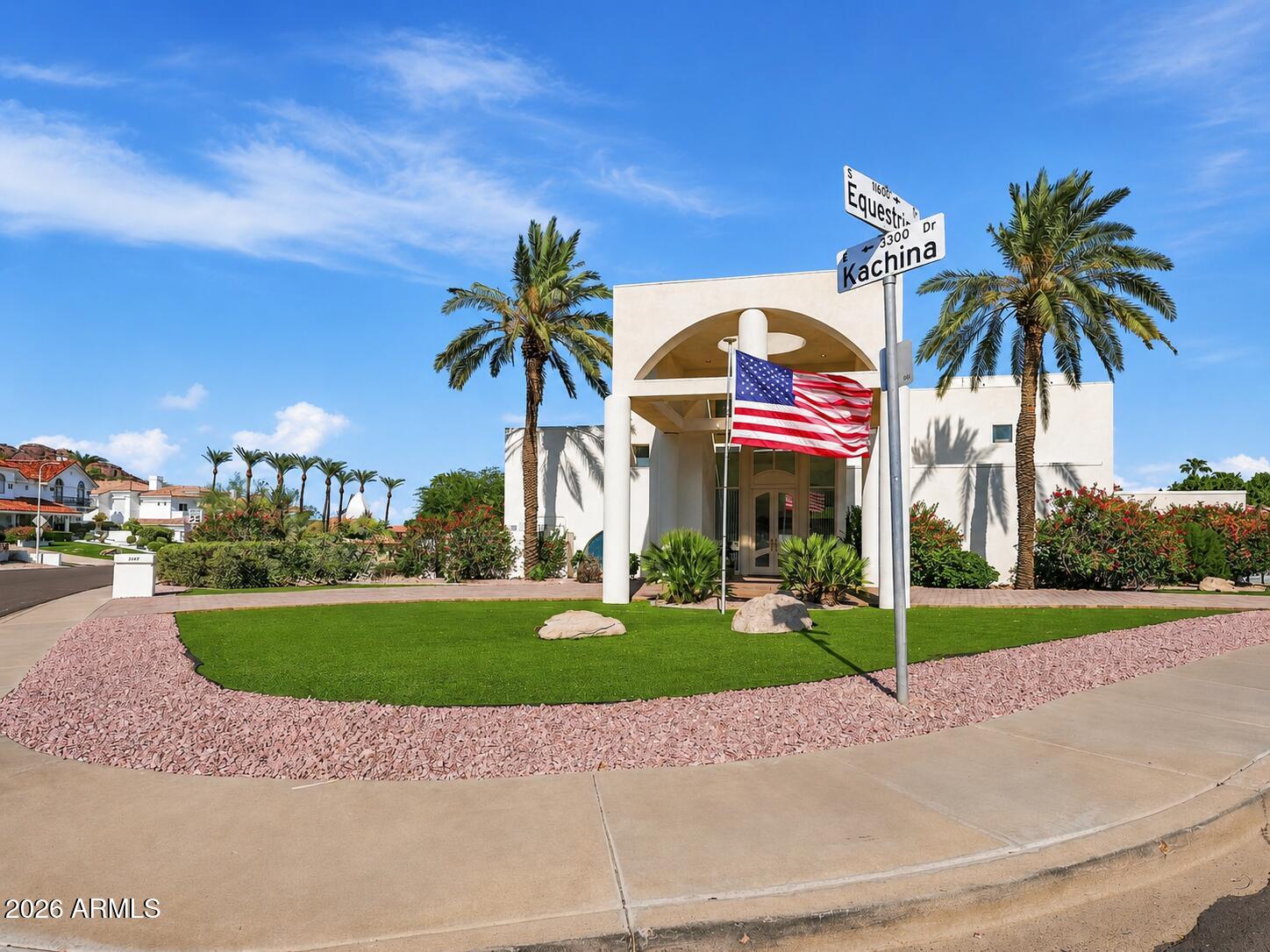 3307 E KACHINA Drive
