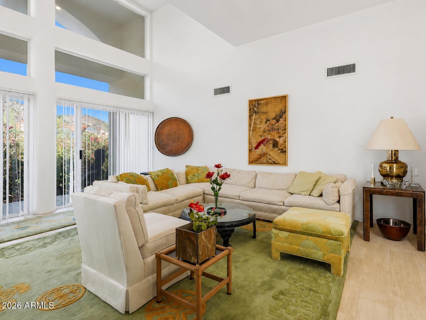3307 E KACHINA Drive