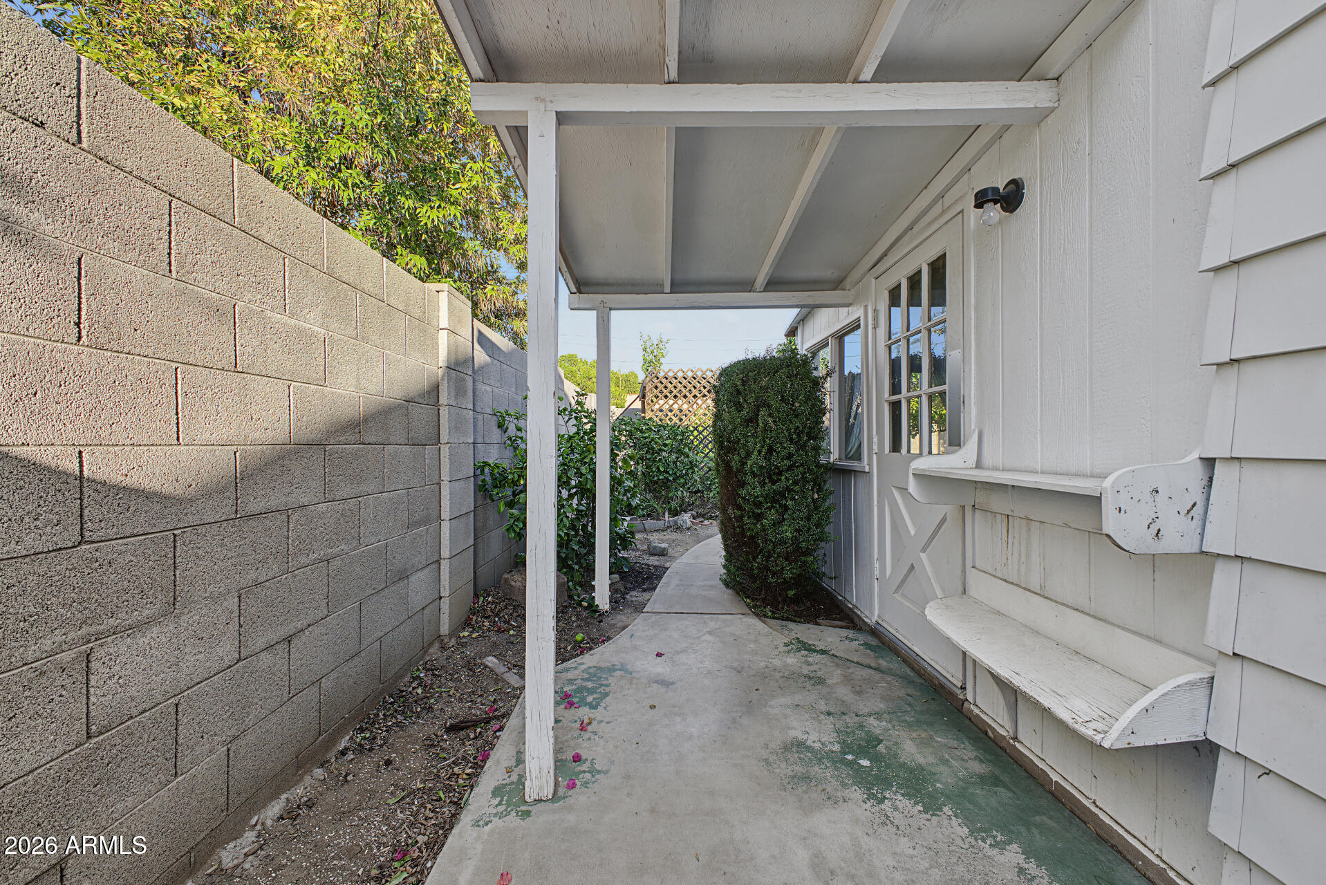 6033 N 8th Street